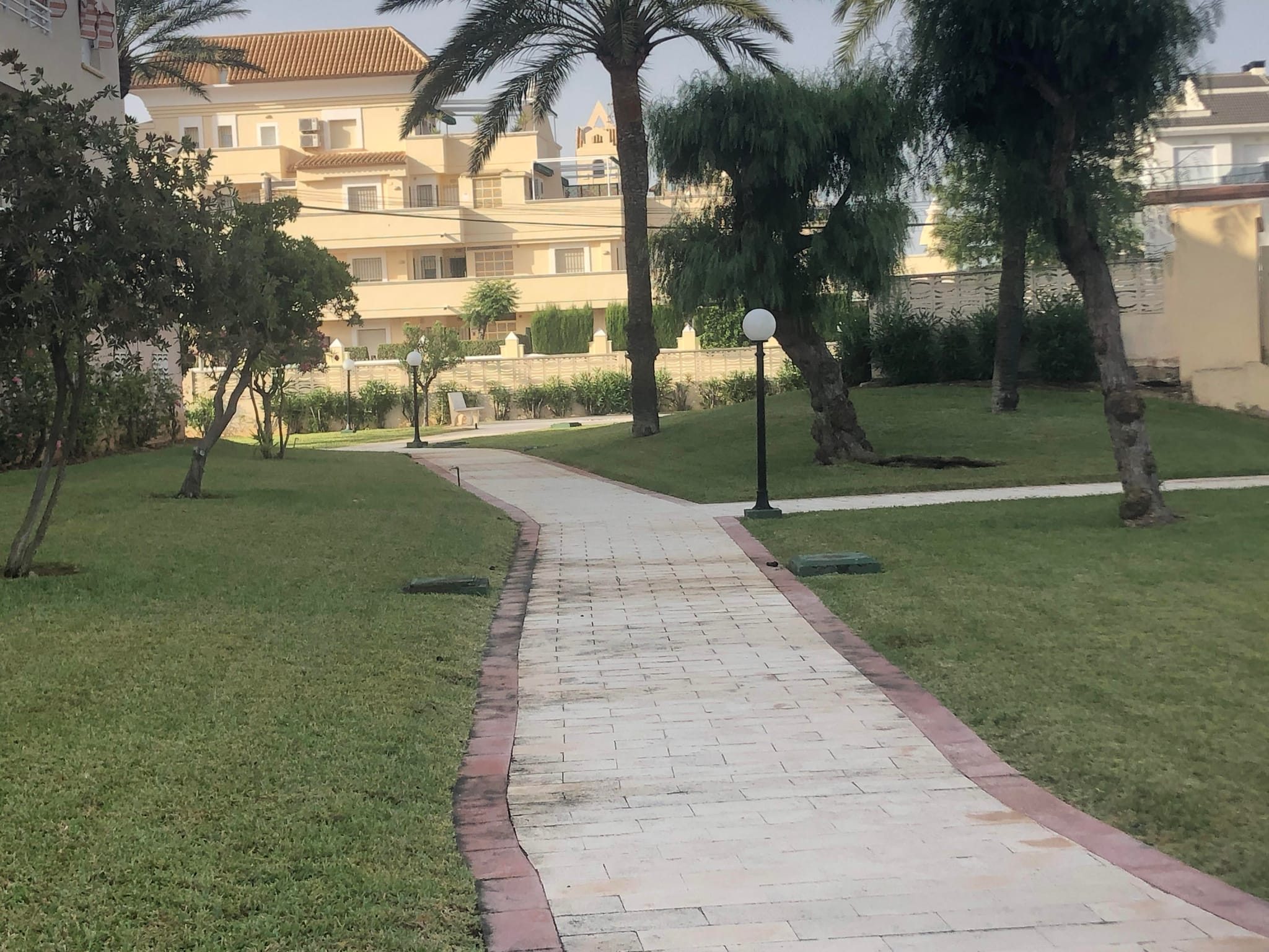 SE ALQUILA APARTAMENTO JUNTO A UNA DE LAS MEJORES PLAYAS DE DENIA