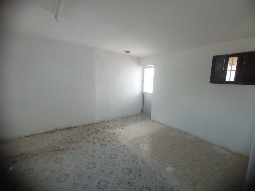 Chalet en venta en las marinas con amplia parcela y piscina