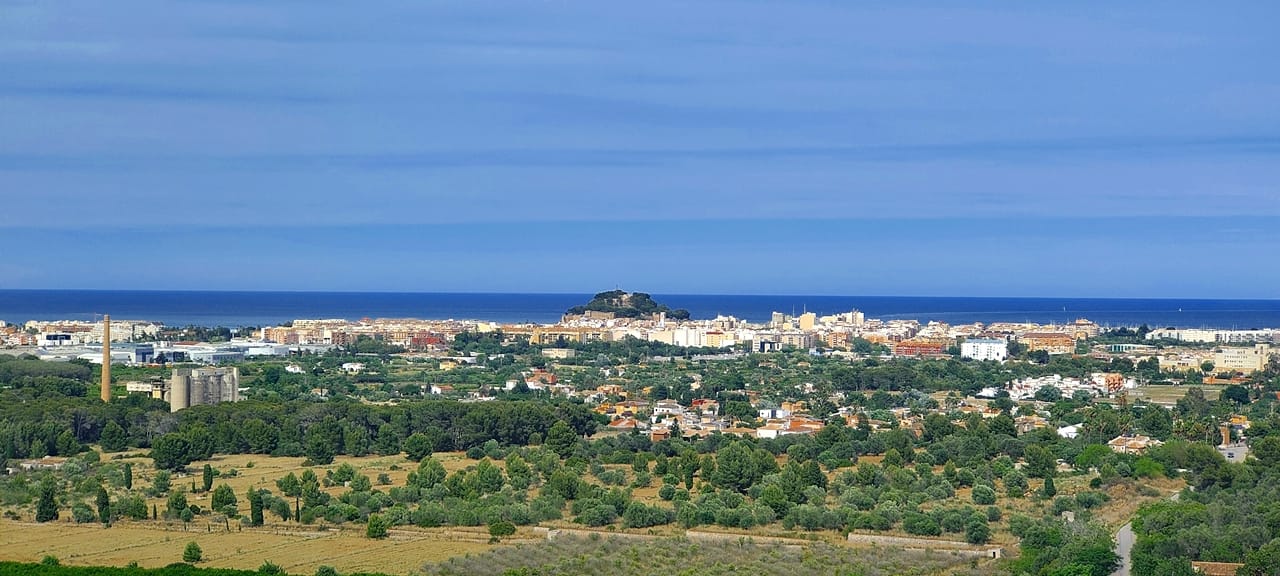 Parcela en Denia con vistas al mar