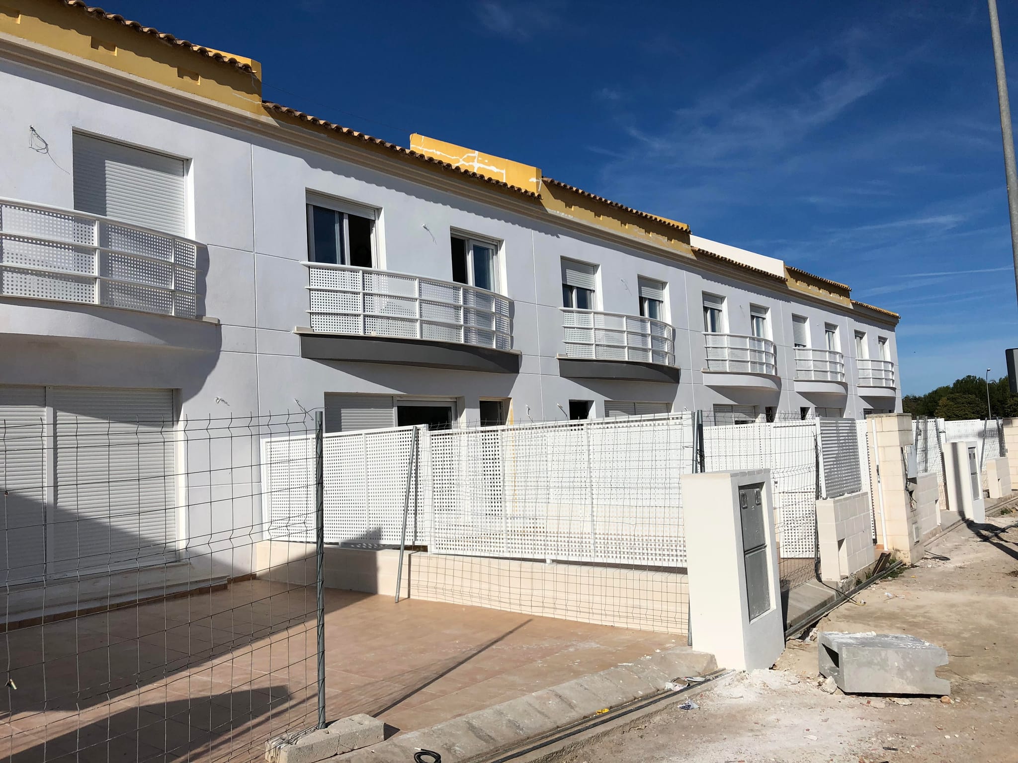 Solar de 6300 m2 listo para la construcción de viviendas unifamiliares u adosados.
