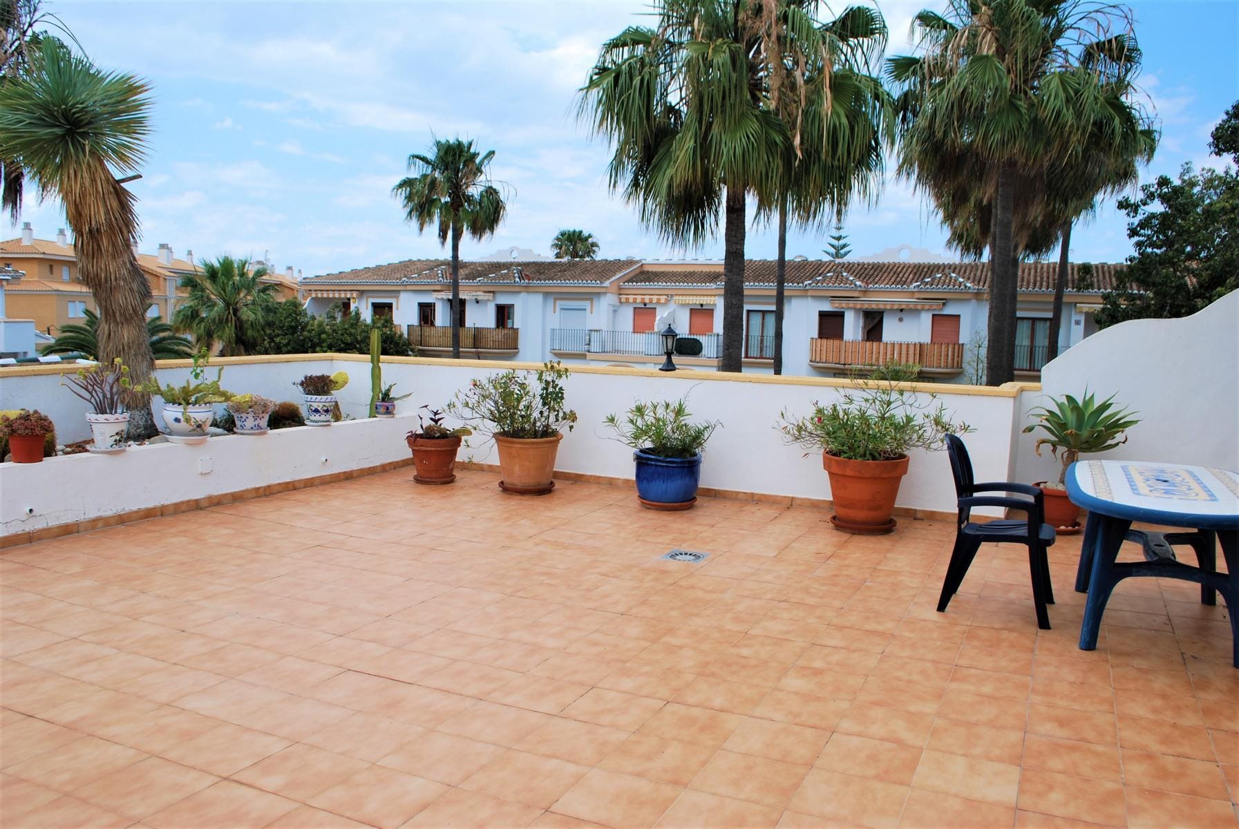 Ático con terraza espectacular cerca de una magnífica playa en Las Marinas.