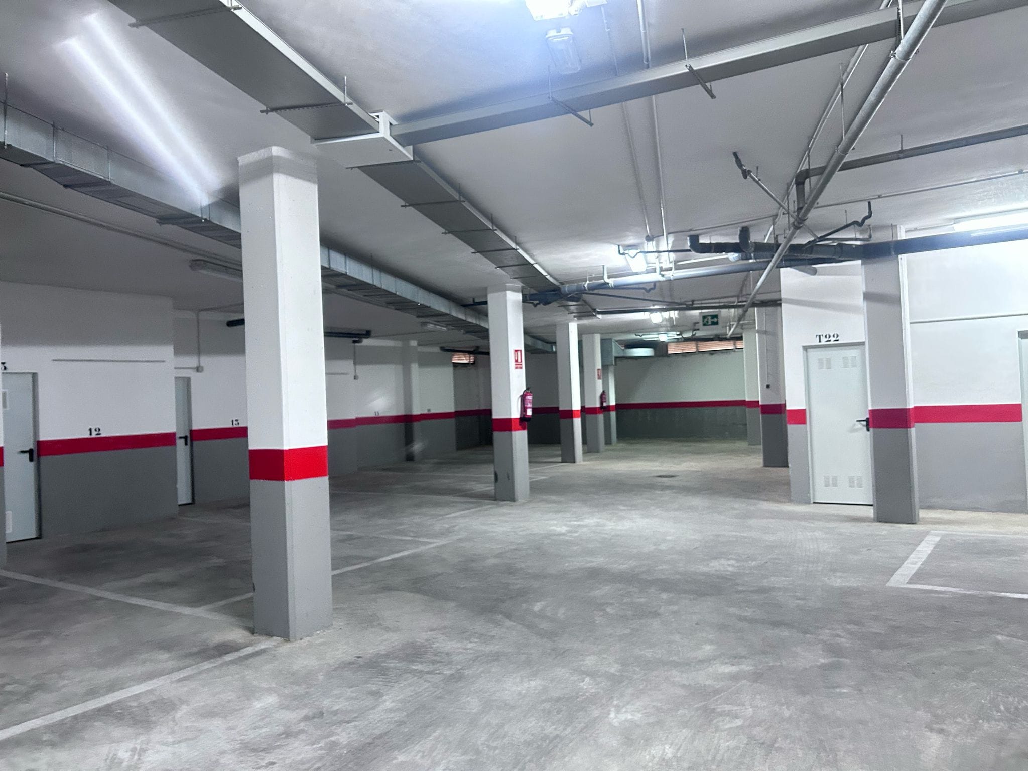 Plaza de garaje en planta sótano en edificio de playa de Las Marinas km 3.5