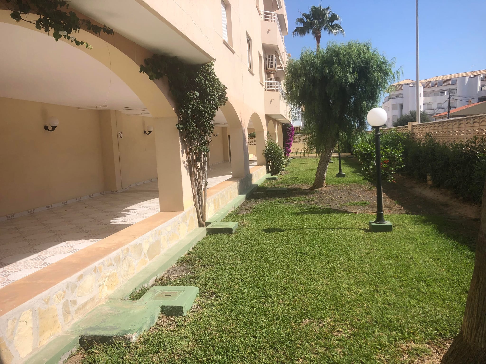 SE ALQUILA APARTAMENTO JUNTO A UNA DE LAS MEJORES PLAYAS DE DENIA