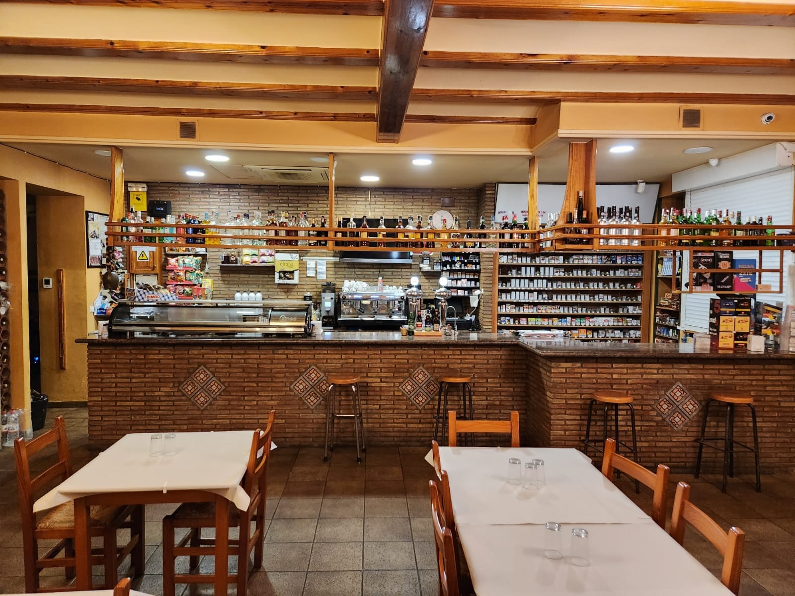SE VENDE BAR-RESTAURANTE EN ELS POBLETS