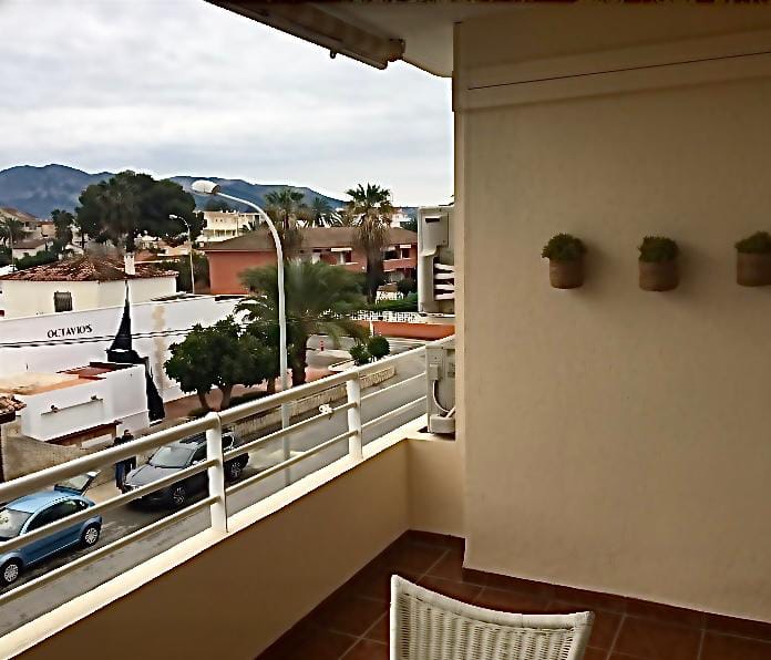 SE ALQUILA APARTAMENTO JUNTO A UNA DE LAS MEJORES PLAYAS DE DENIA