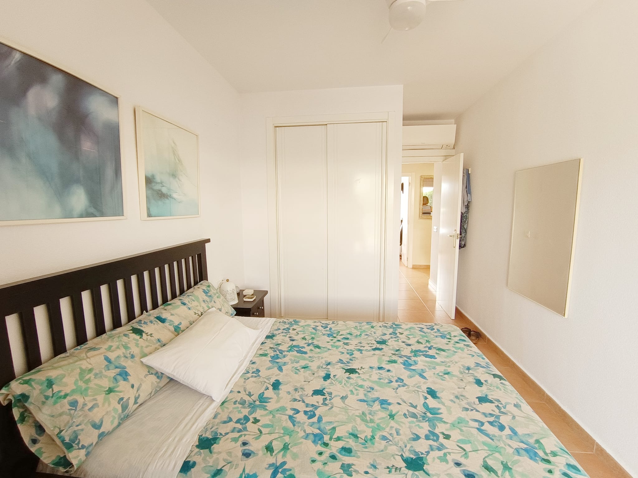 Apartamento cercano a la ciudad y dentro de una bonita urbanización.