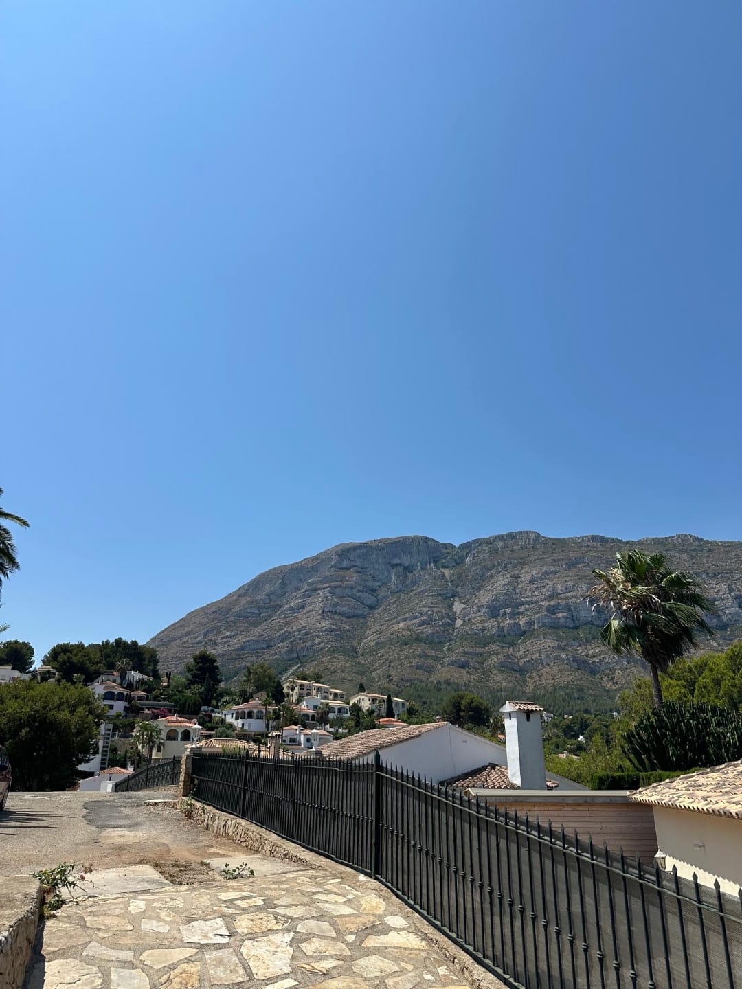 Chalet en Venta en Dénia con Vistas al Mar y la Montaña