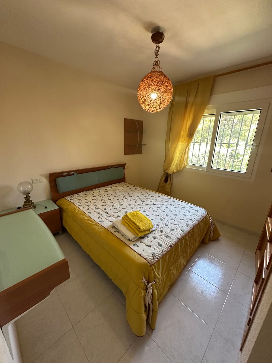 Chalet en Venta en Dénia con Vistas al Mar y la Montaña