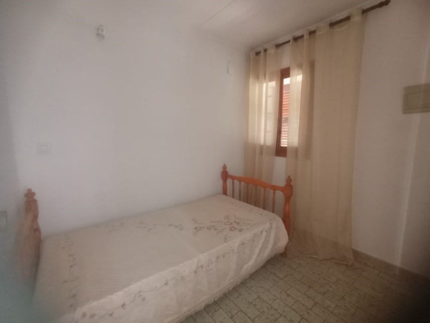 Chalet en venta en las marinas con amplia parcela y piscina