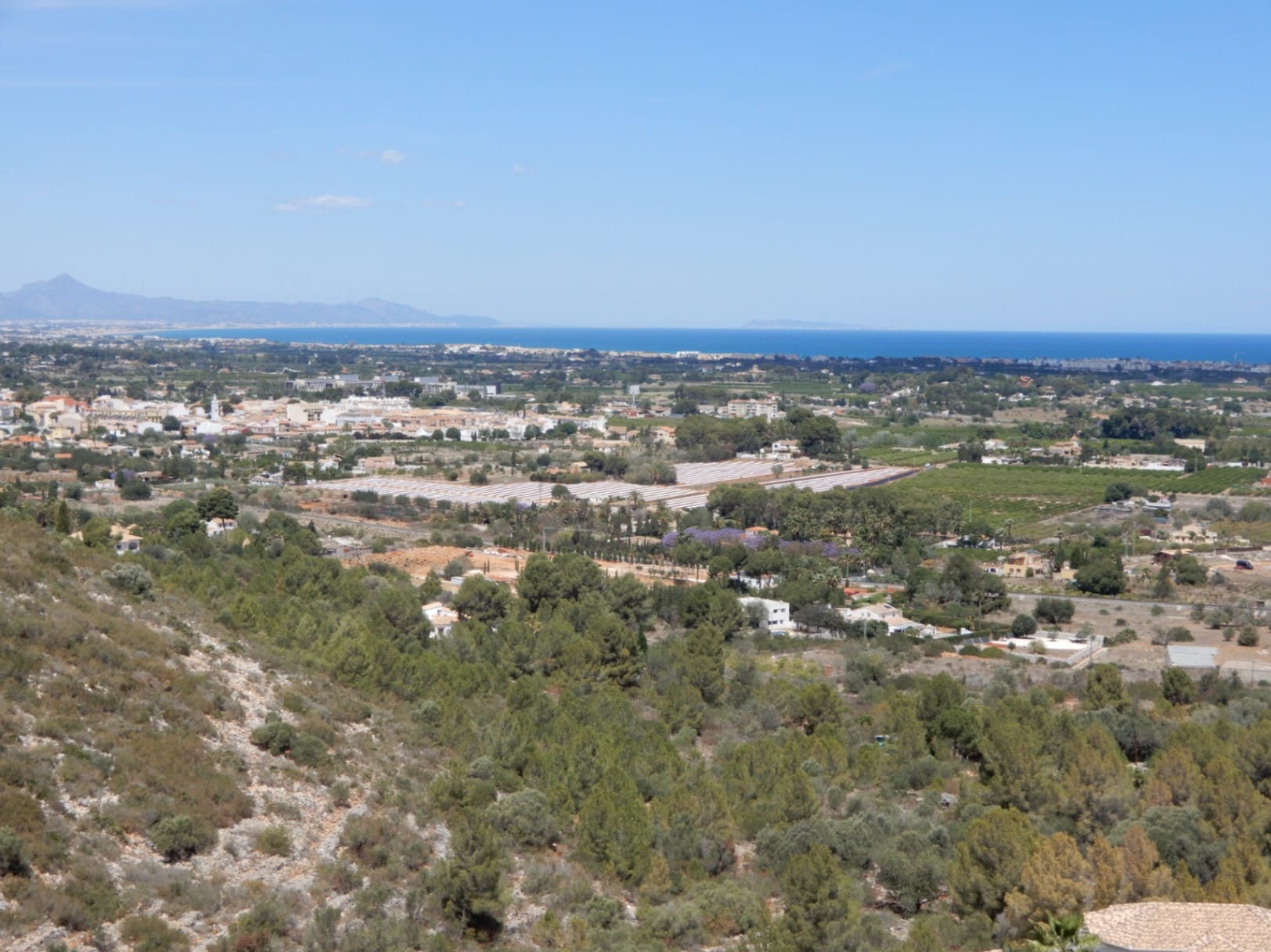 Parcela con vistas al mar.