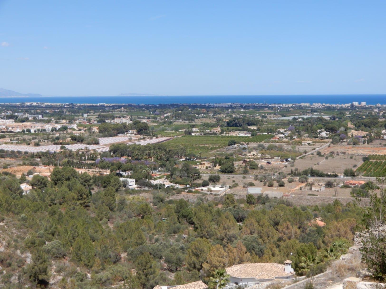 Parcela con vistas al mar.