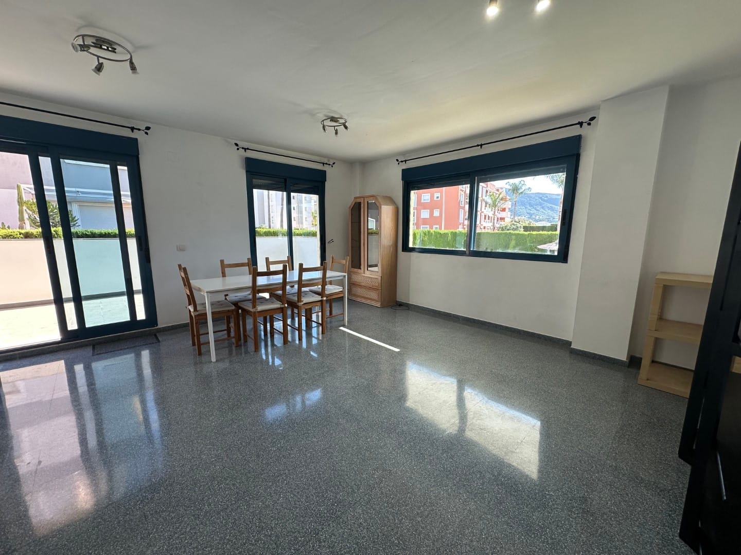 Apartamento en venta de 3 habitaciones en Denia, Alicante.