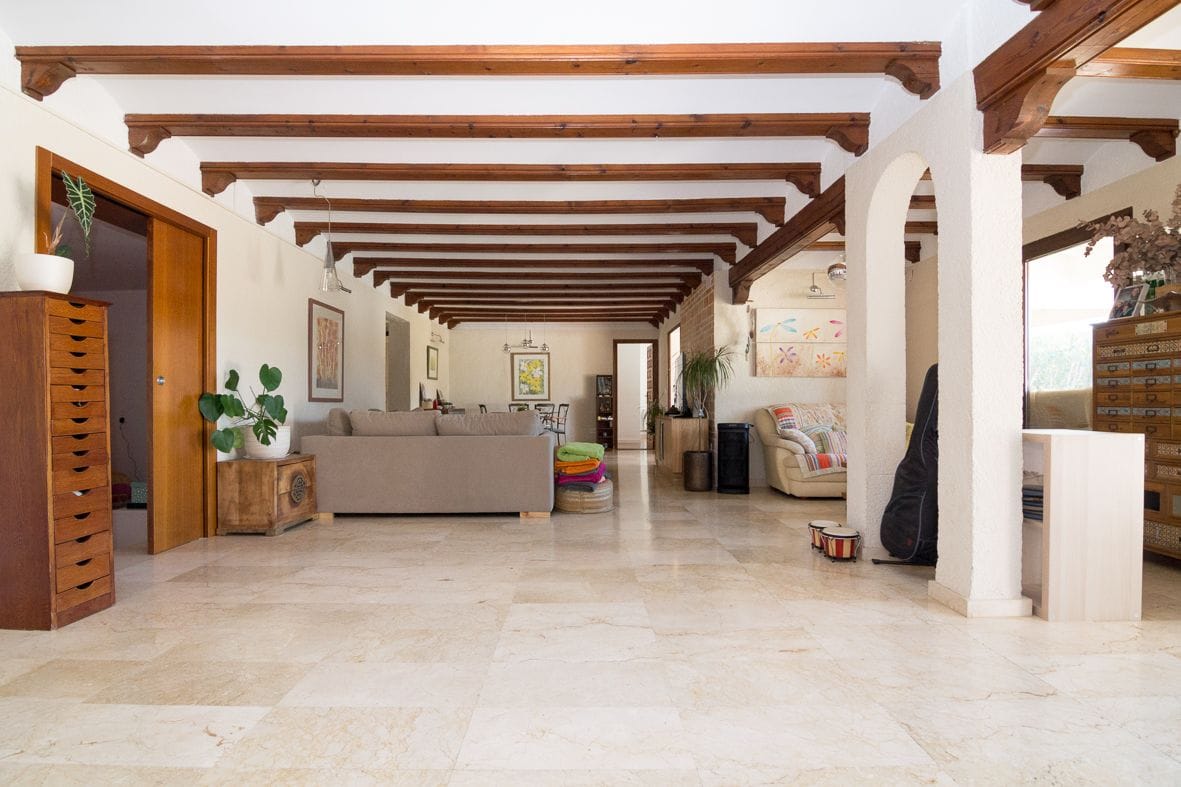 Villa mediterránea con gran parcela.