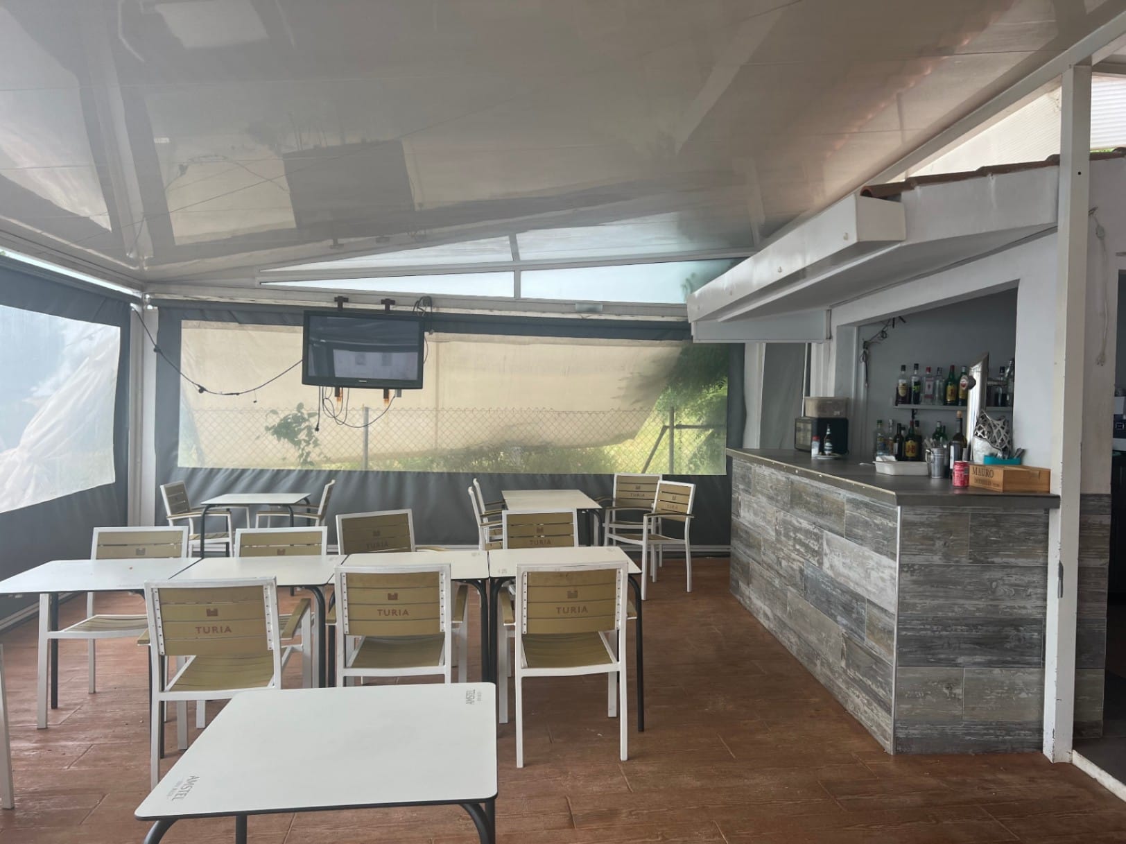 Local primera planta con 5 viviendas en planta baja