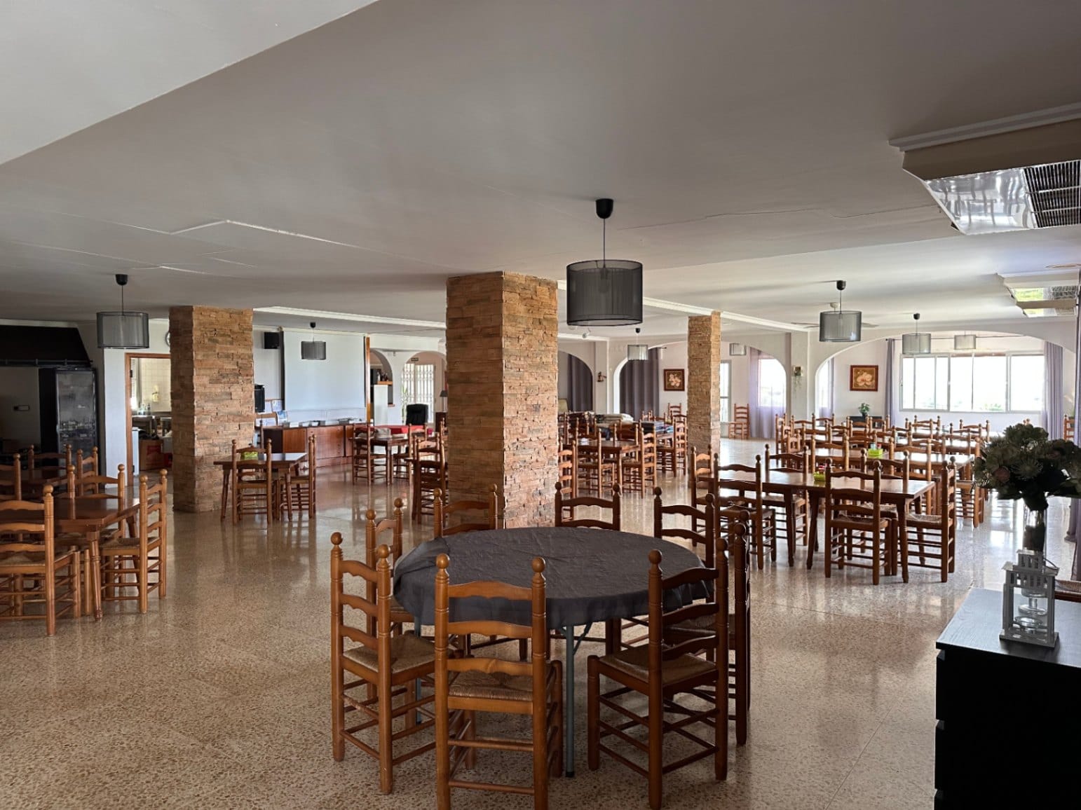 Local primera planta con 5 viviendas en planta baja