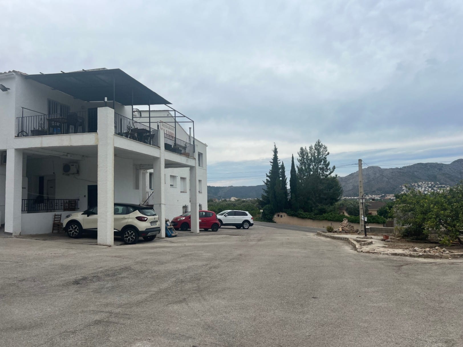 Local primera planta con 5 viviendas en planta baja
