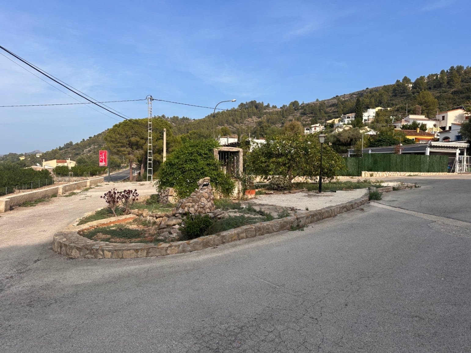 Local primera planta con 5 viviendas en planta baja