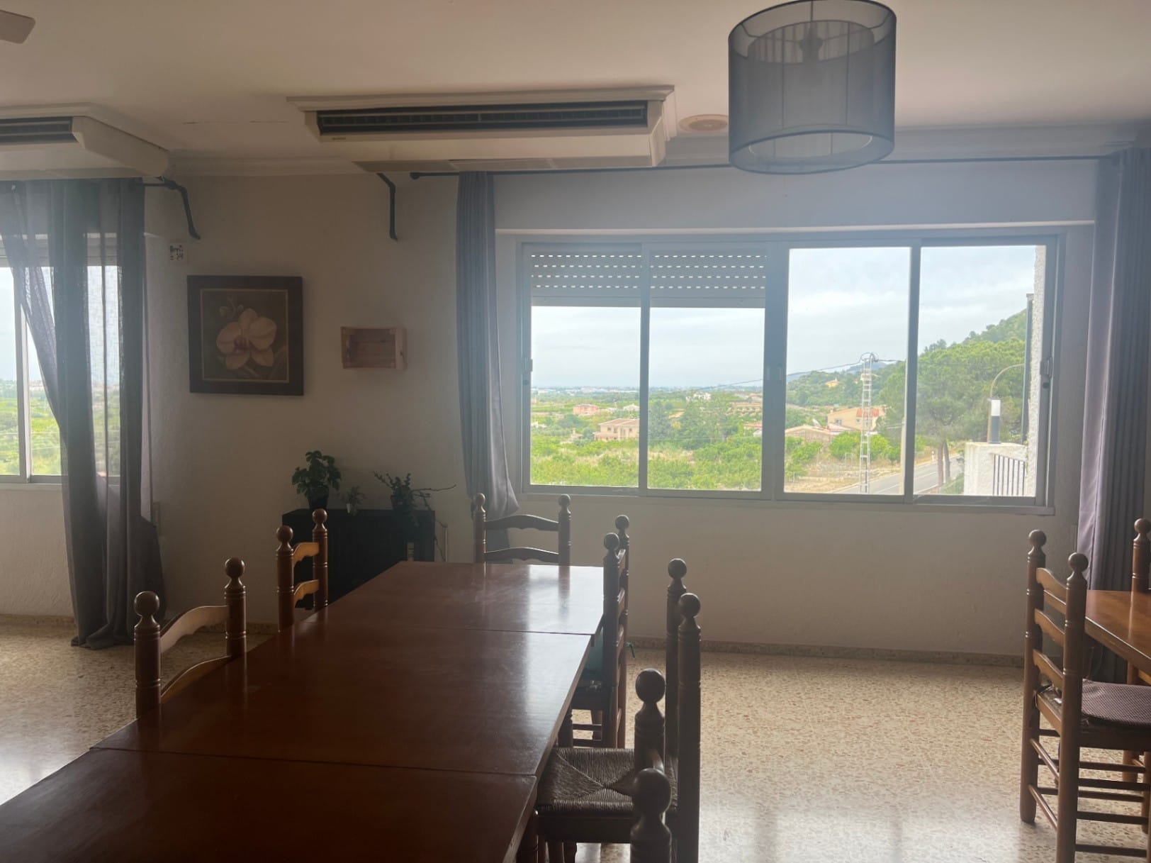 Local primera planta con 5 viviendas en planta baja