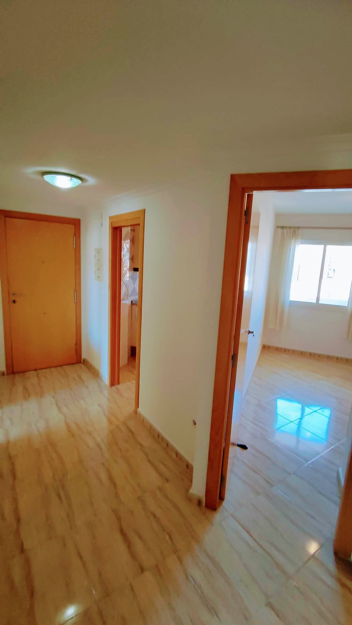 Piso de 3 habitaciones y plaza de parking en Ondara.
