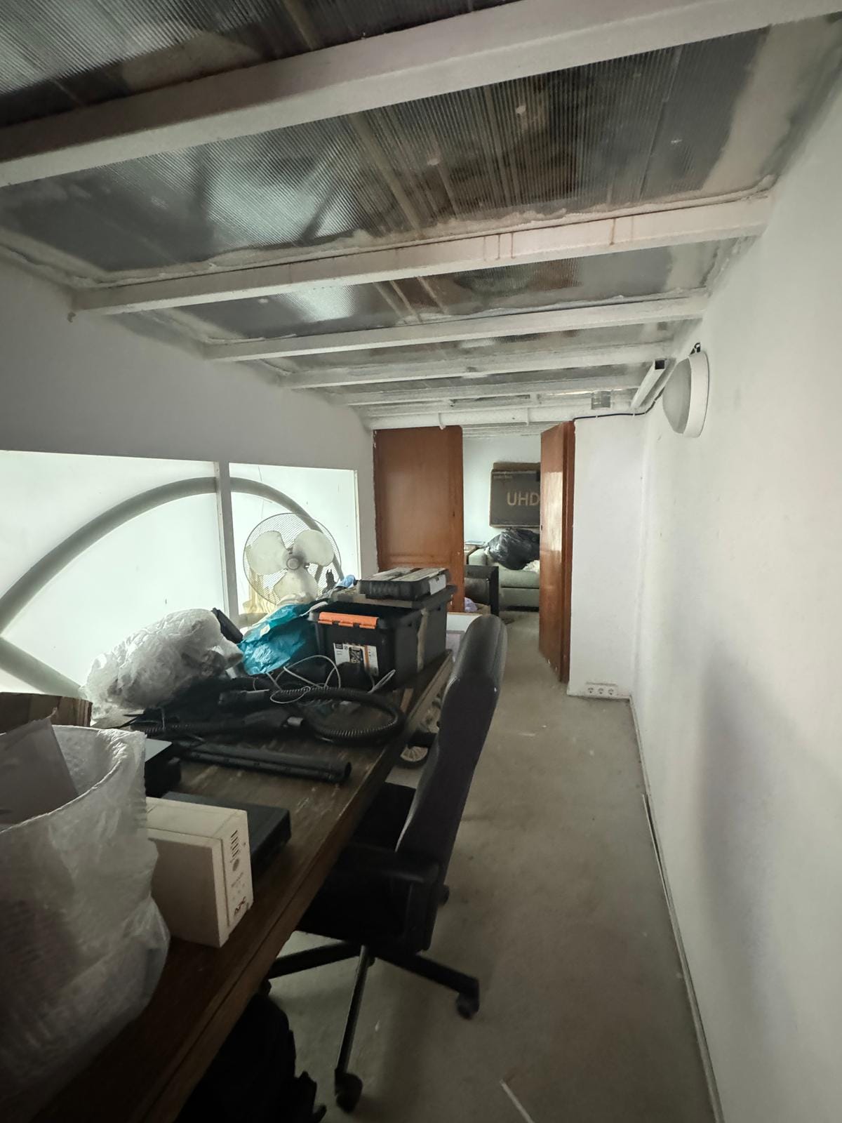 Local comercial en venta en Denia de 227 m² con terraza interior