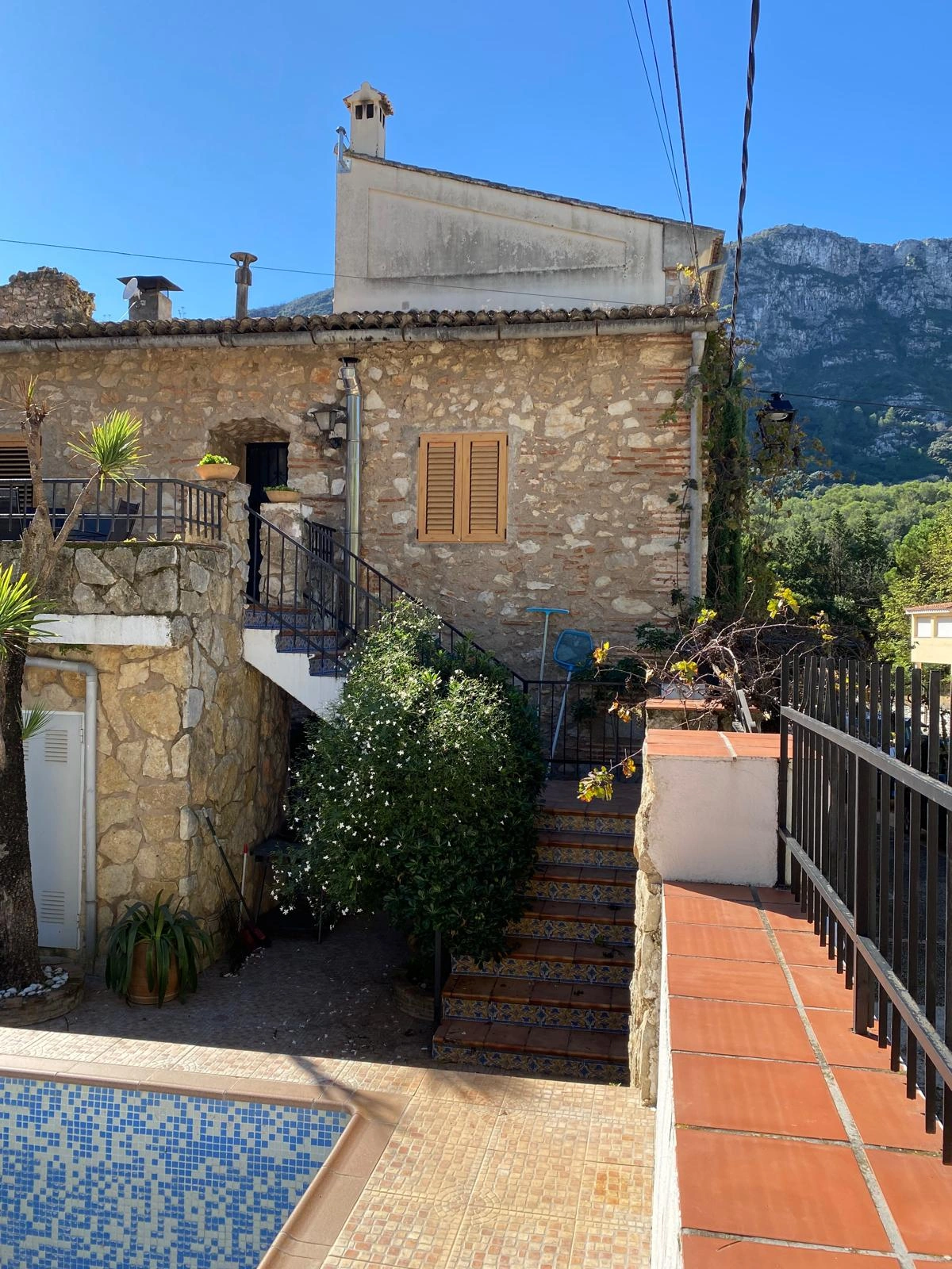 CASA CON PISCINA EN BARX