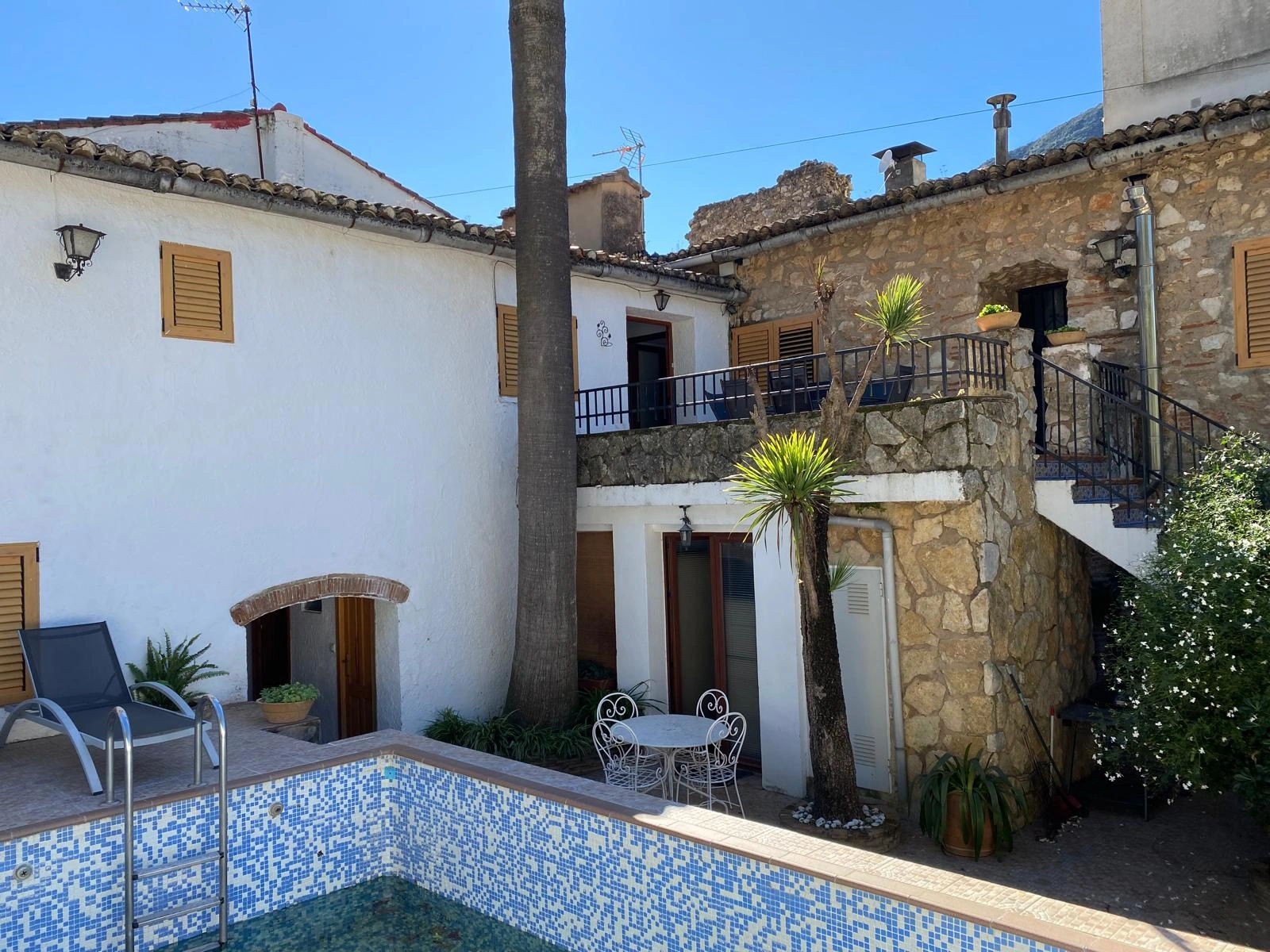 CASA CON PISCINA EN BARX