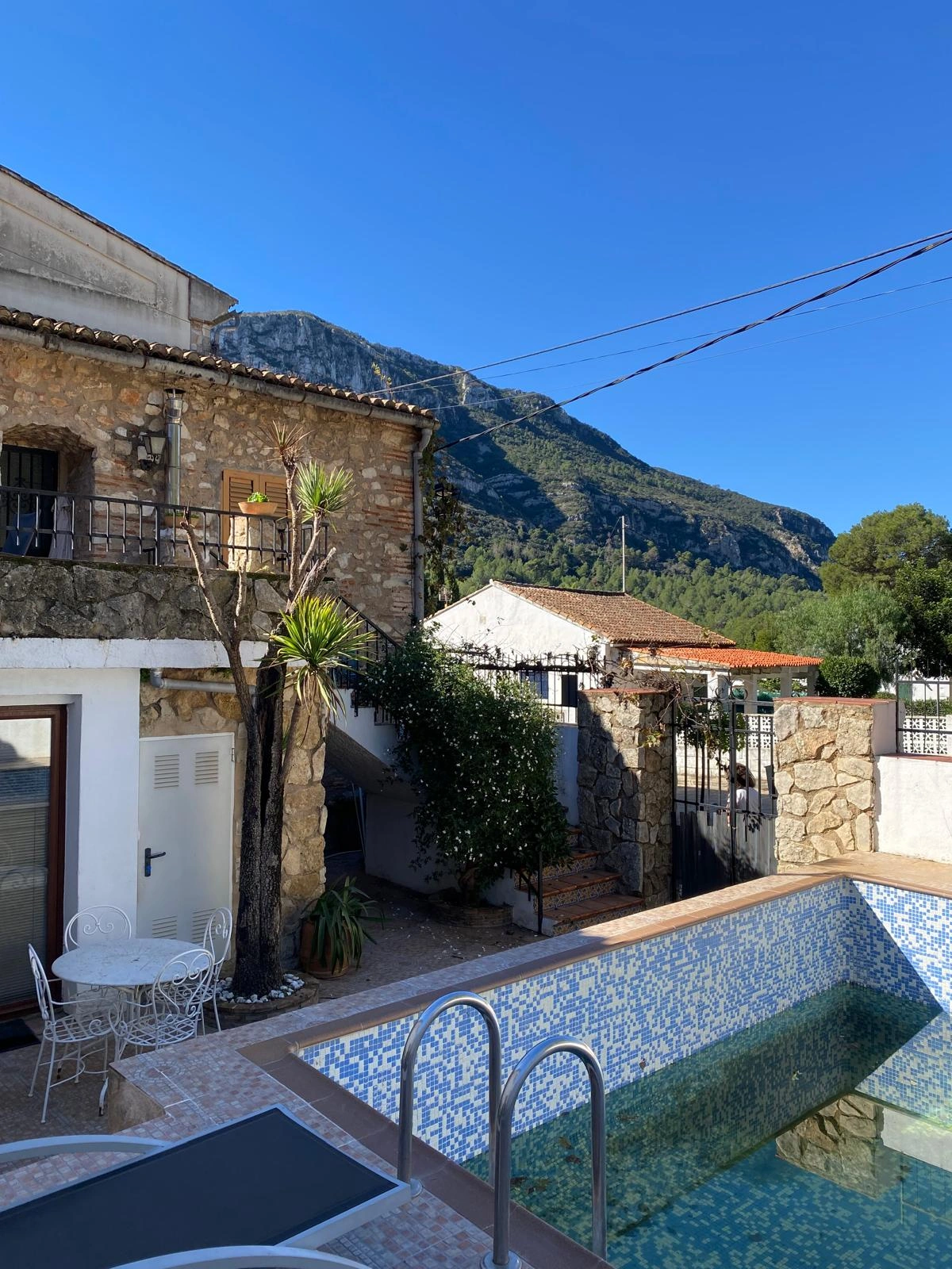 CASA CON PISCINA EN BARX