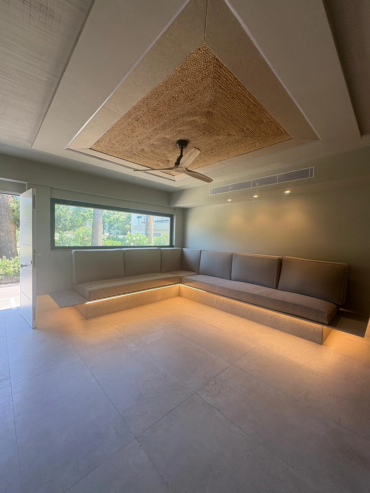 EXCLUSIVO APARTAMENTO EN DENIA