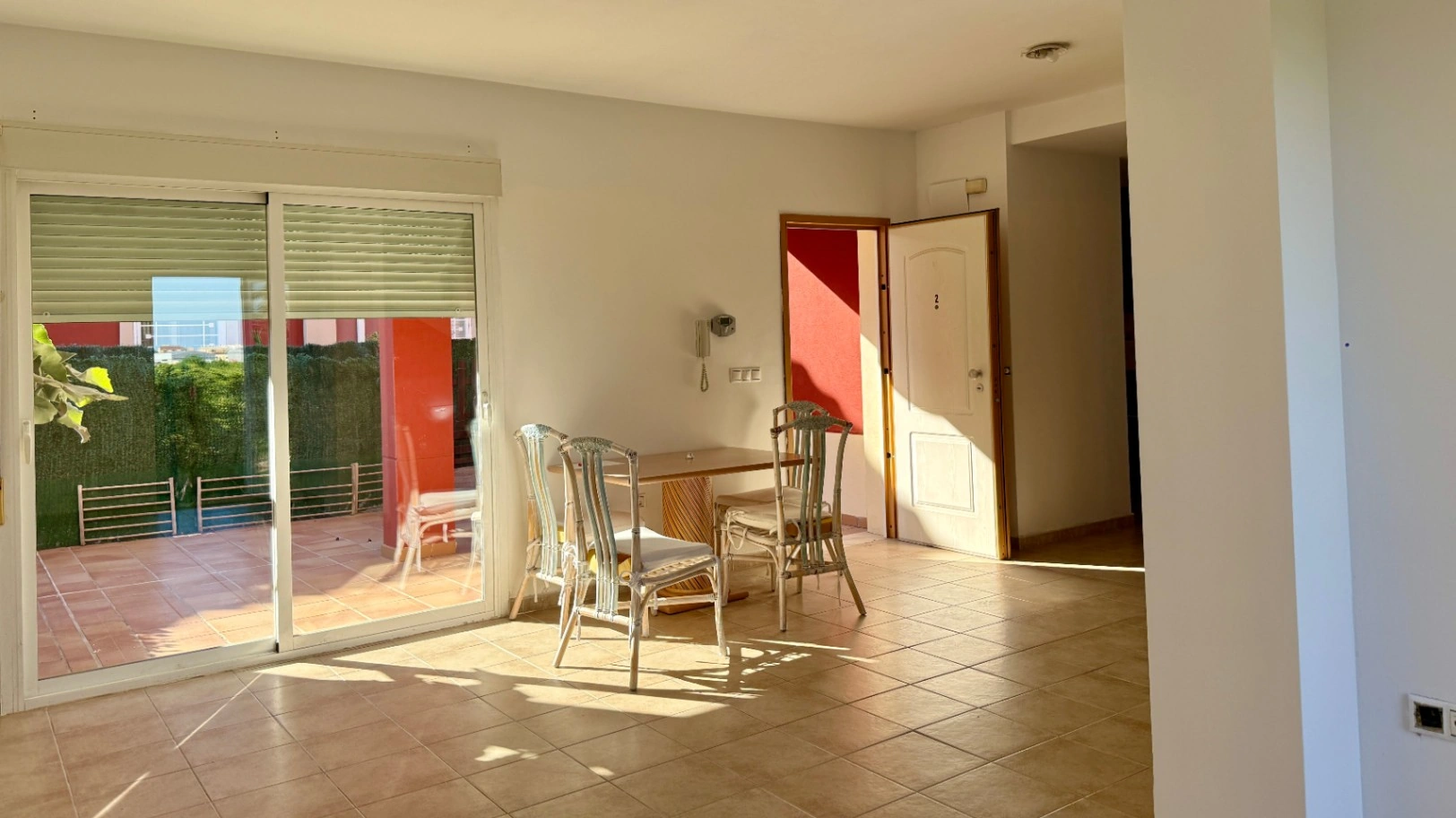 Bungalow entre Gandía y Oliva en venta con 3 habitaciones y jardín en estilo Mediterráneo