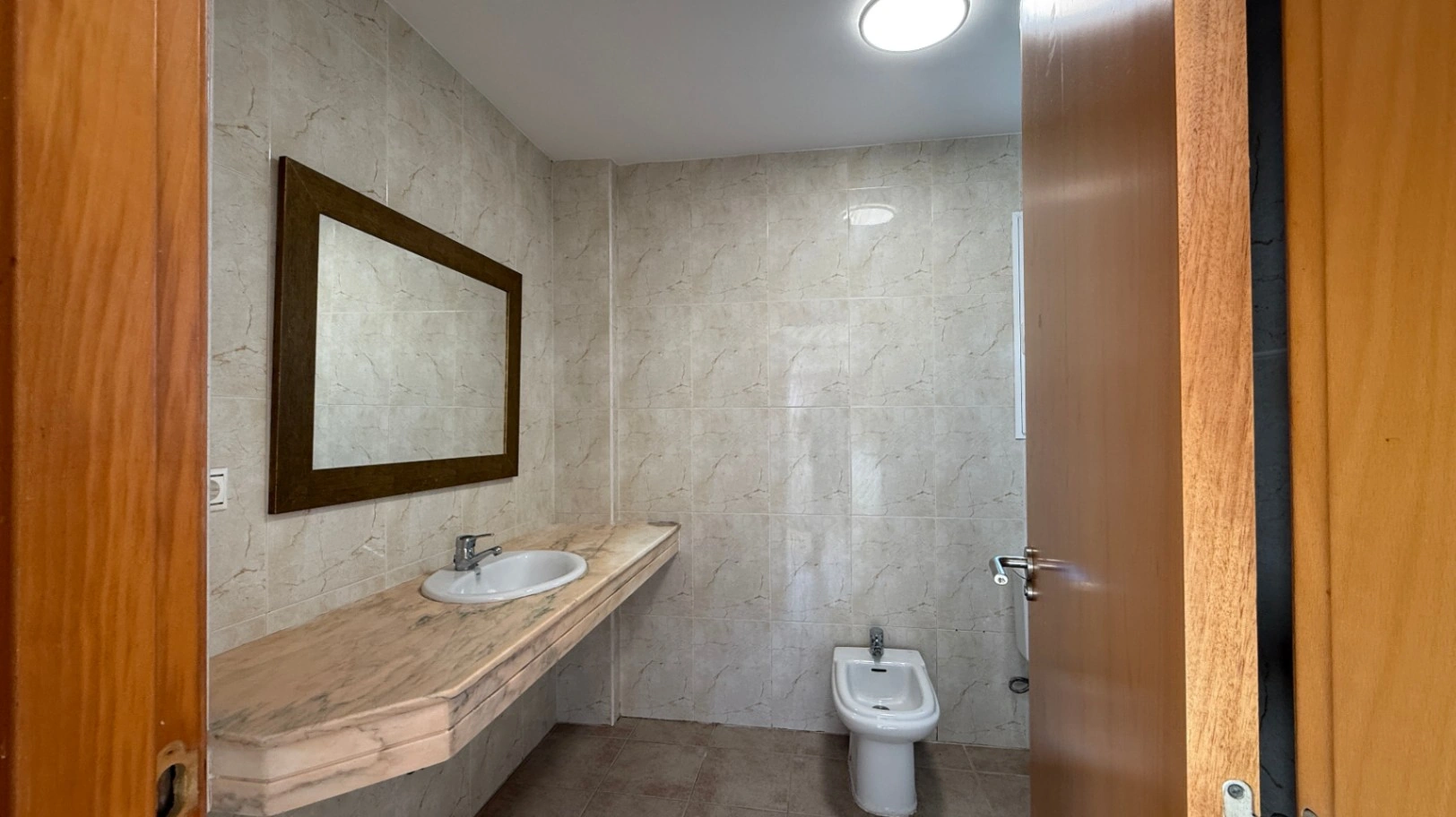 Bungalow entre Gandía y Oliva en venta con 3 habitaciones y jardín en estilo Mediterráneo