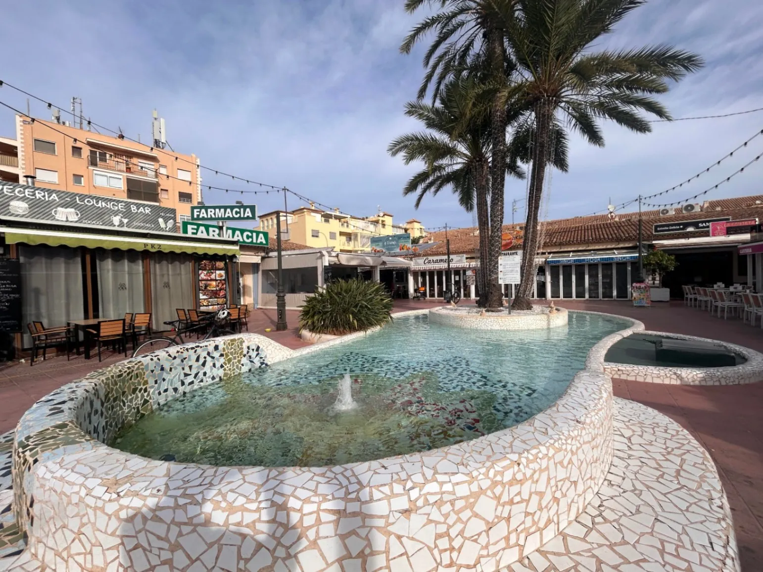 Local comercial en venta en centro comercial de Las Marinas en Dénia.