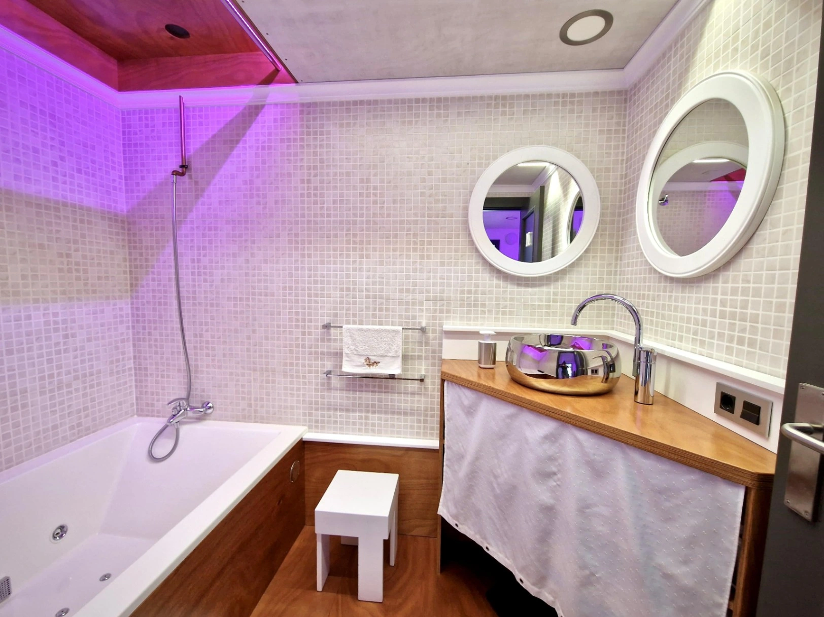 Apartamento reformado con 2 dormitorios en Denia, Alicante.