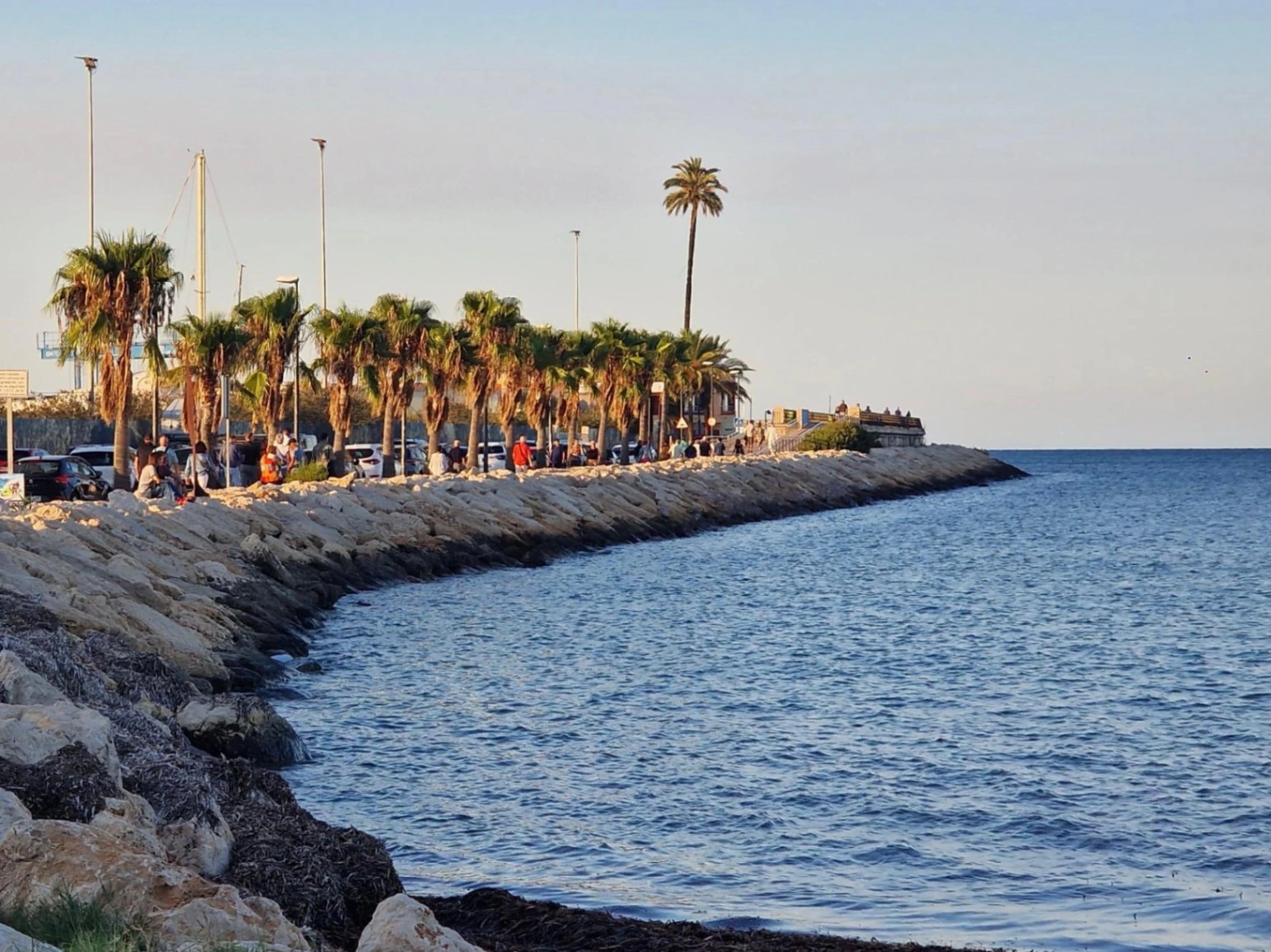 Apartamento reformado con 2 dormitorios en Denia, Alicante.