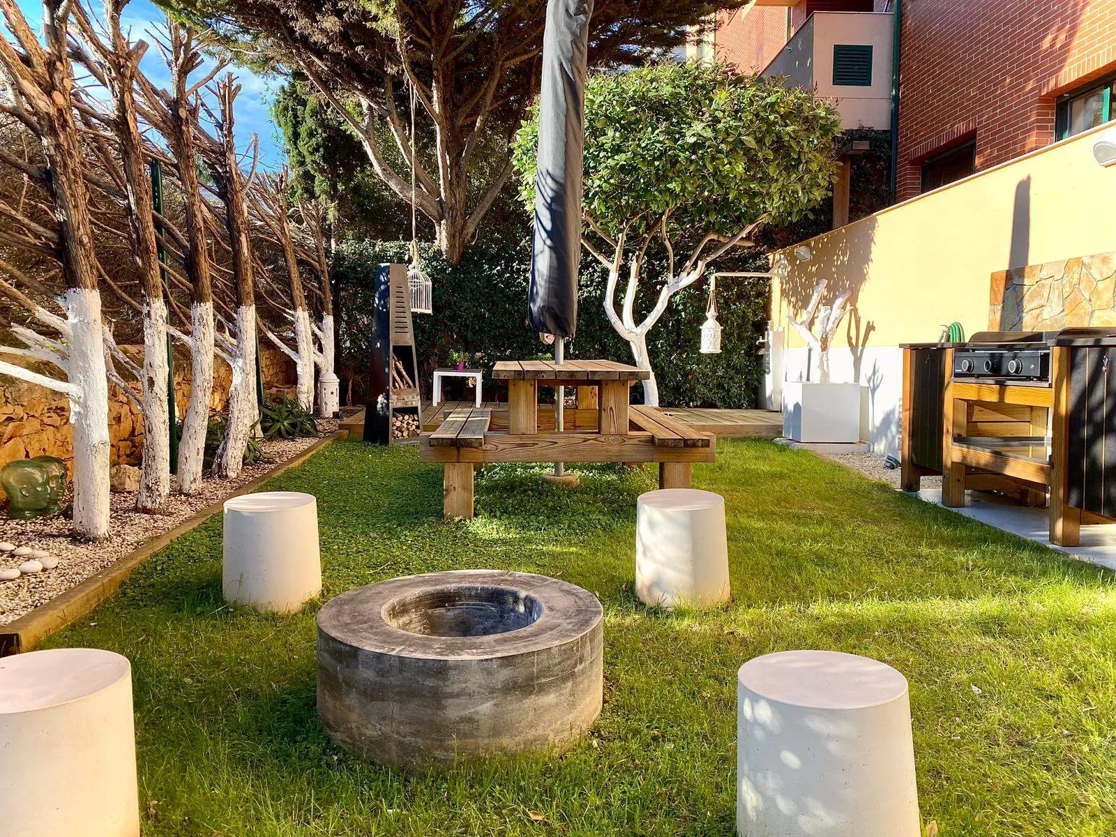 Apartamento reformado con 2 dormitorios en Denia, Alicante.