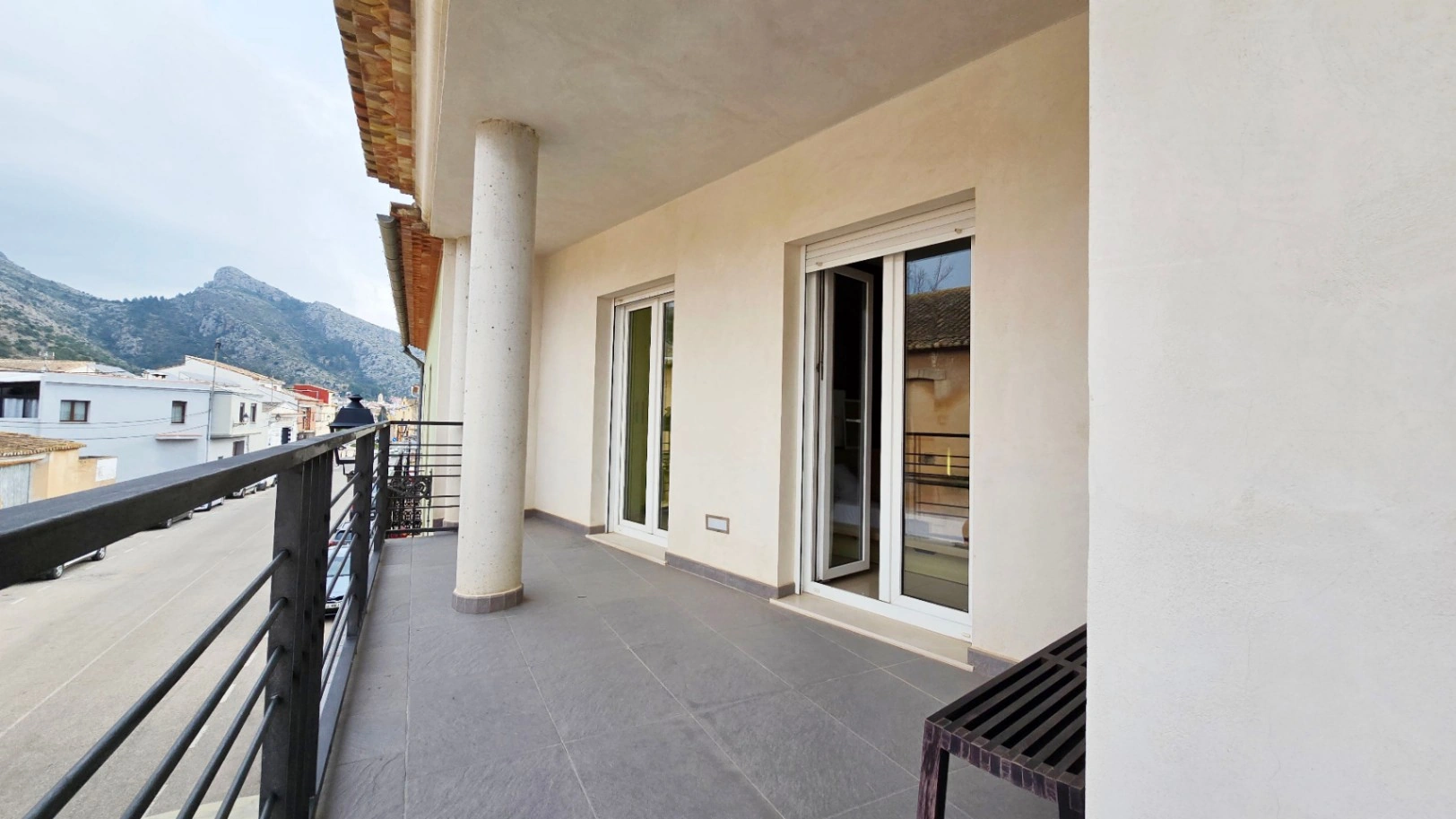 Casa con garaje en venta en Ráfol de Almunia