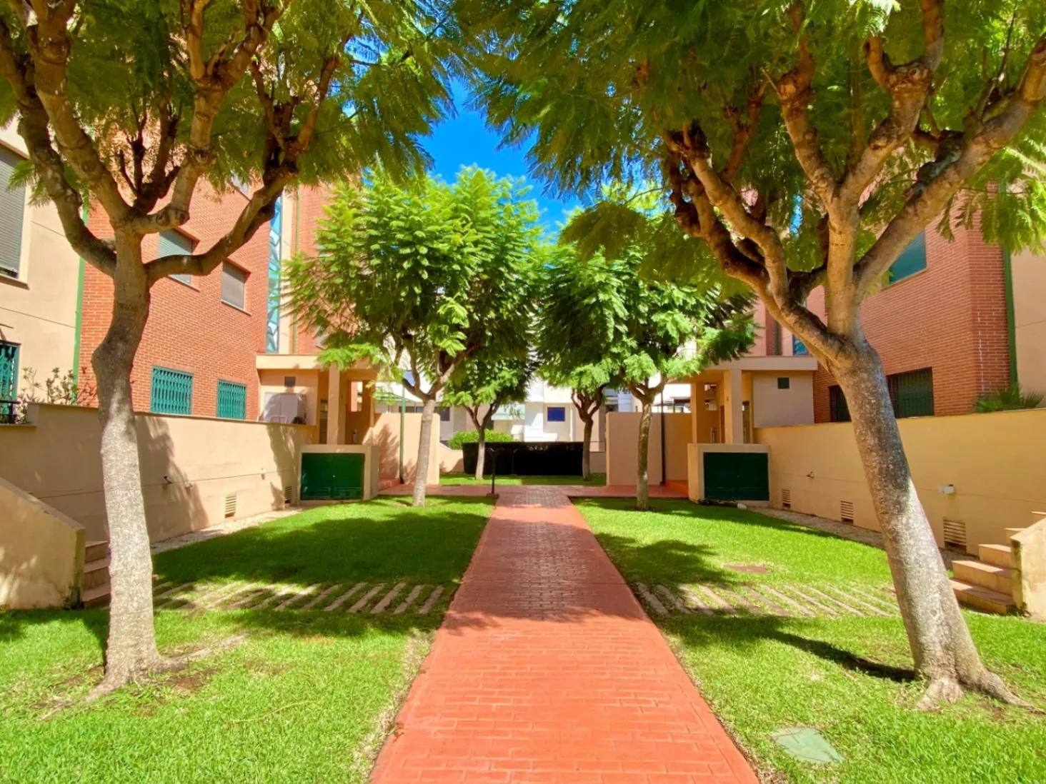 Apartamento reformado con 2 dormitorios en Denia, Alicante.