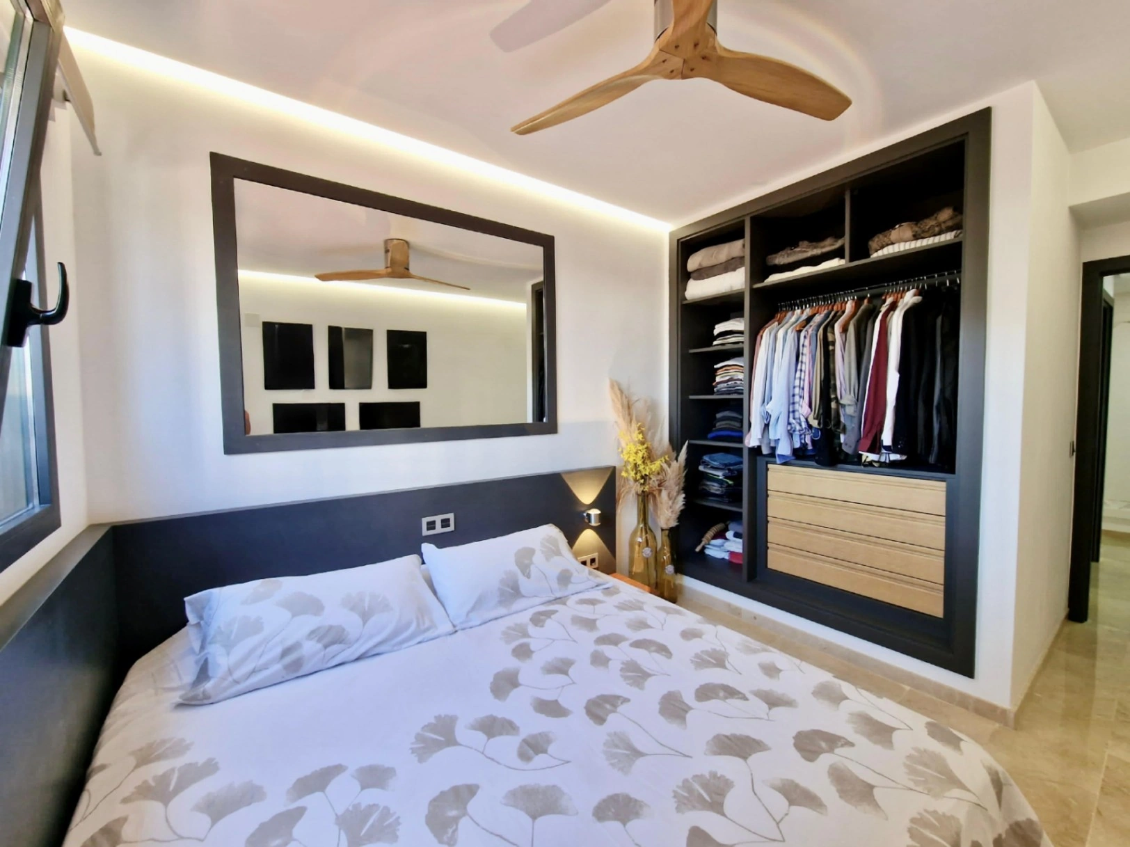 Apartamento reformado con 2 dormitorios en Denia, Alicante.