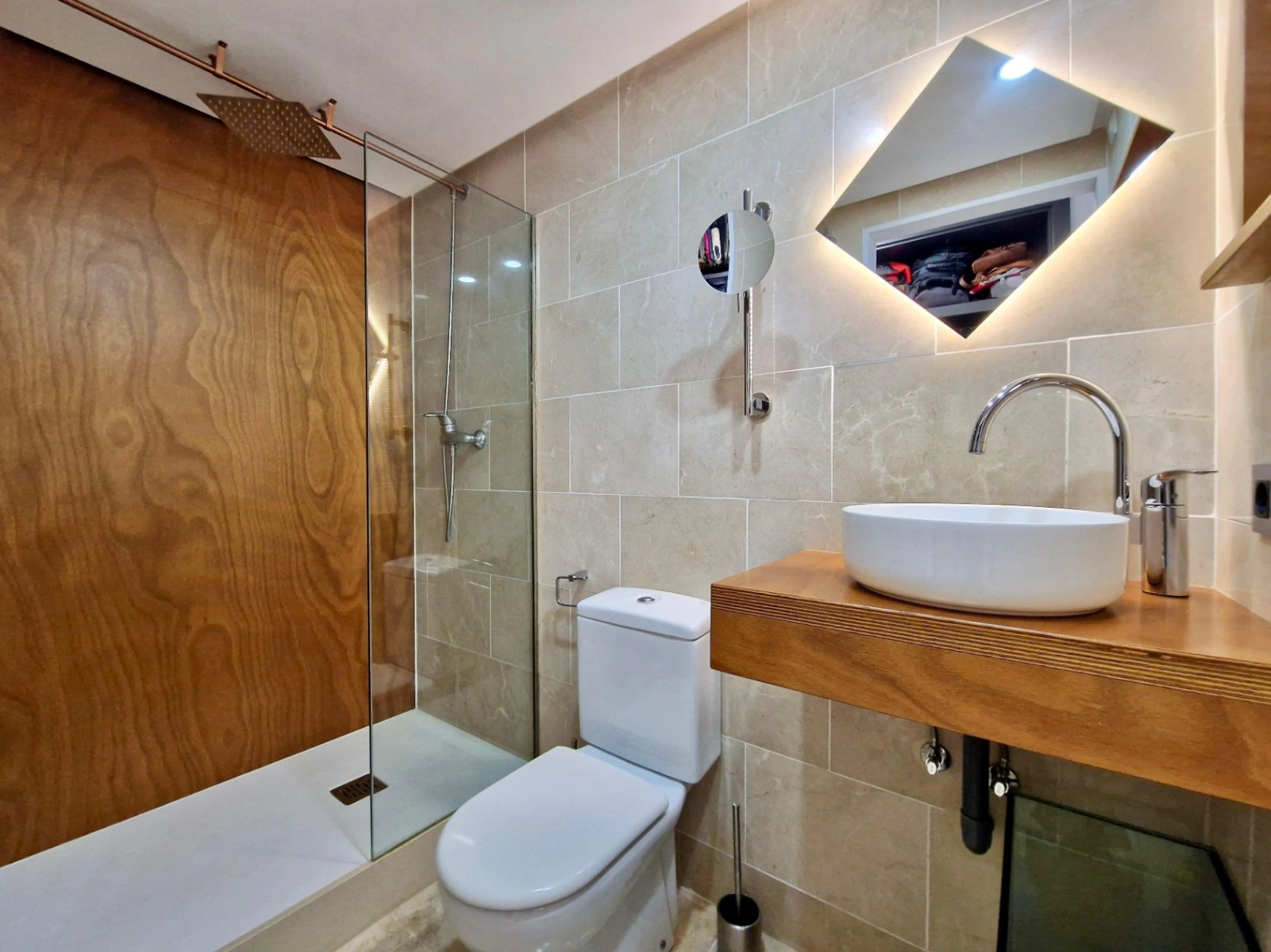 Apartamento reformado con 2 dormitorios en Denia, Alicante.