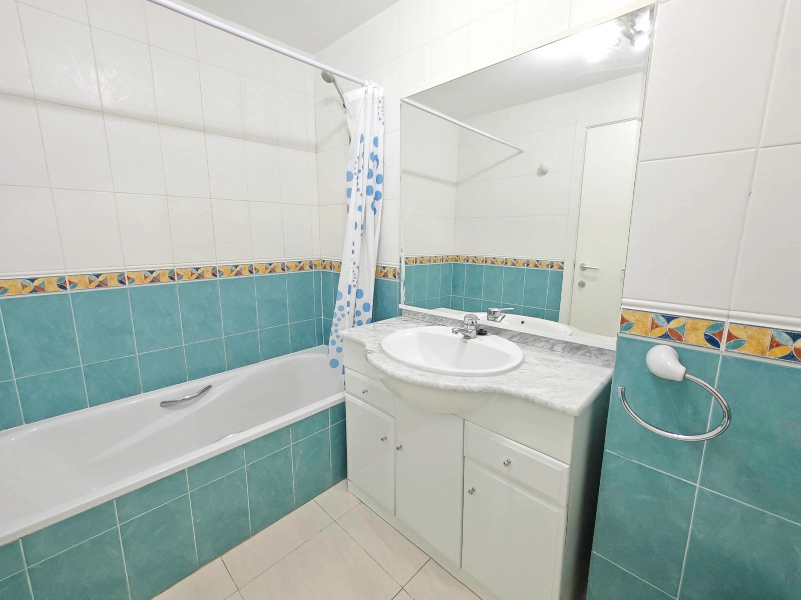 Apartamento 2 dormitorios con piscina al lado del mar, zona Las Brisas