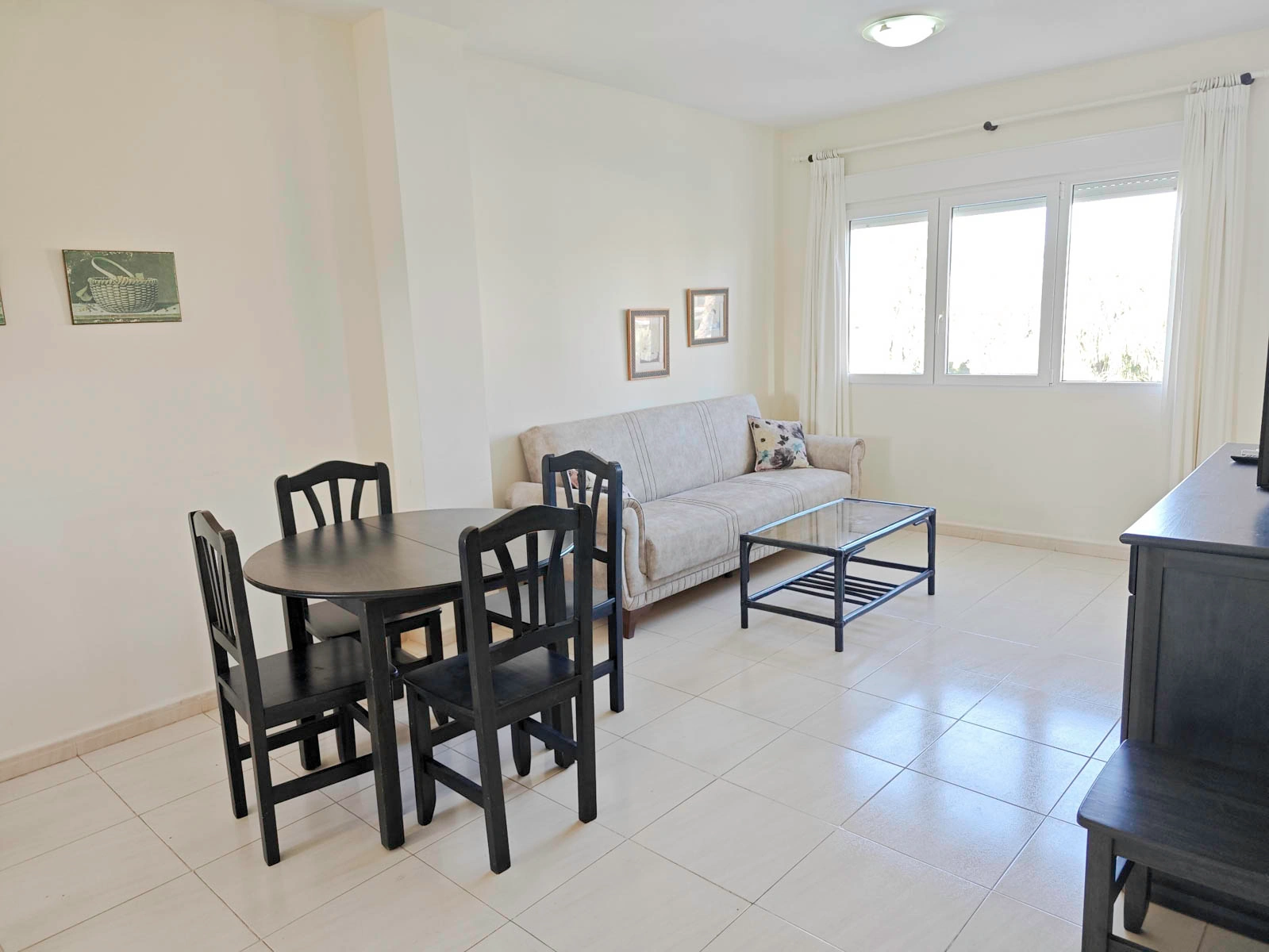 Apartamento 2 dormitorios con piscina al lado del mar, zona Las Brisas