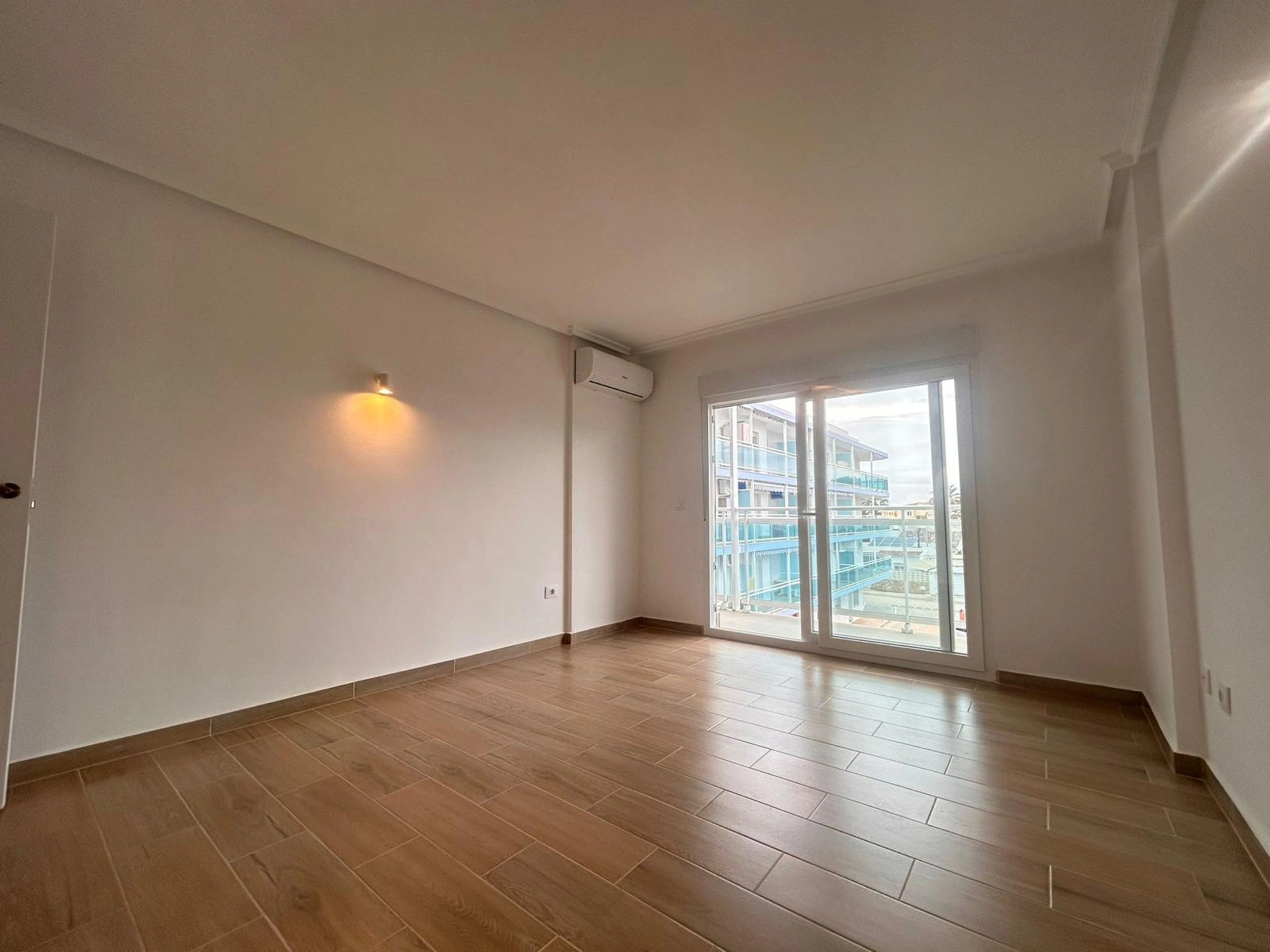 Apartamento completamente reformado en la playa