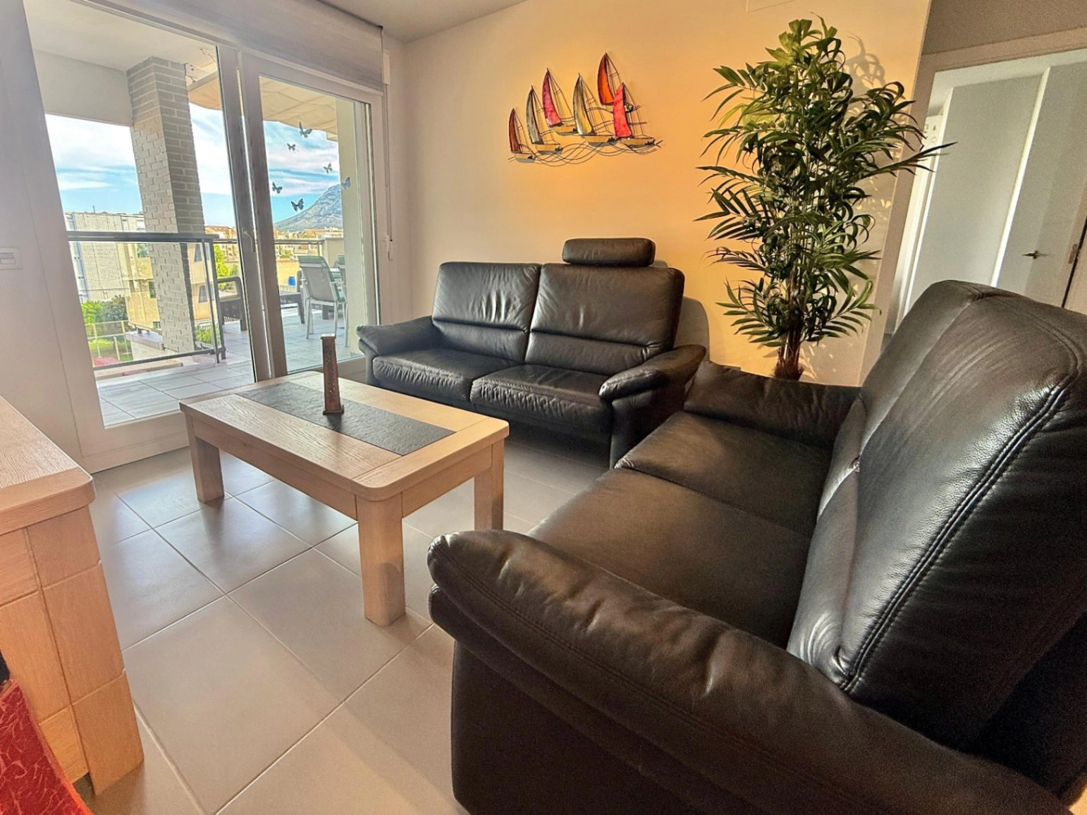 Espectacular apartamento en Denia con vistas abiertas, situado a 120m de la playa y 850m de la ciudad