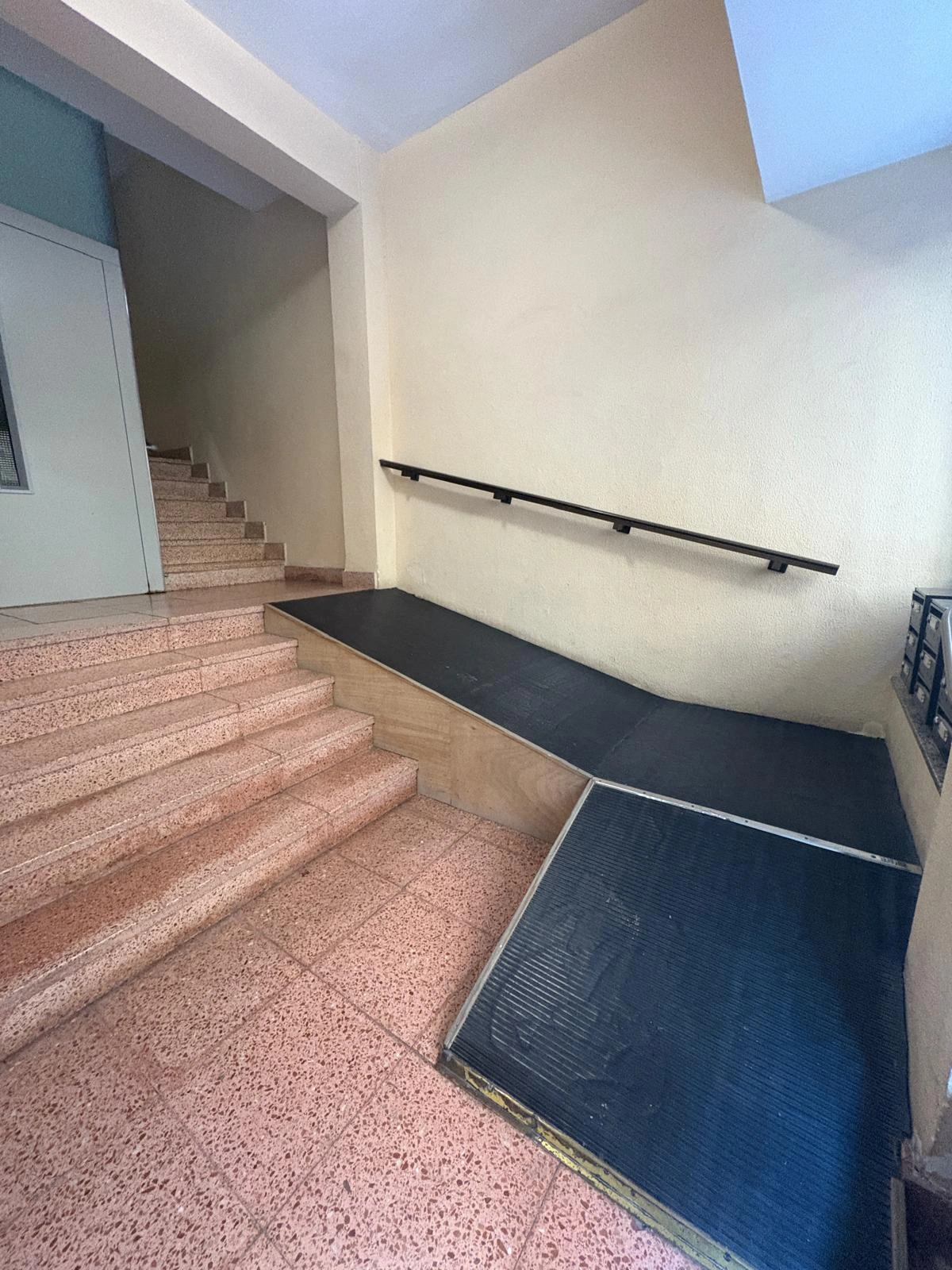 Piso con gran potencial en la entrada de Dénia
