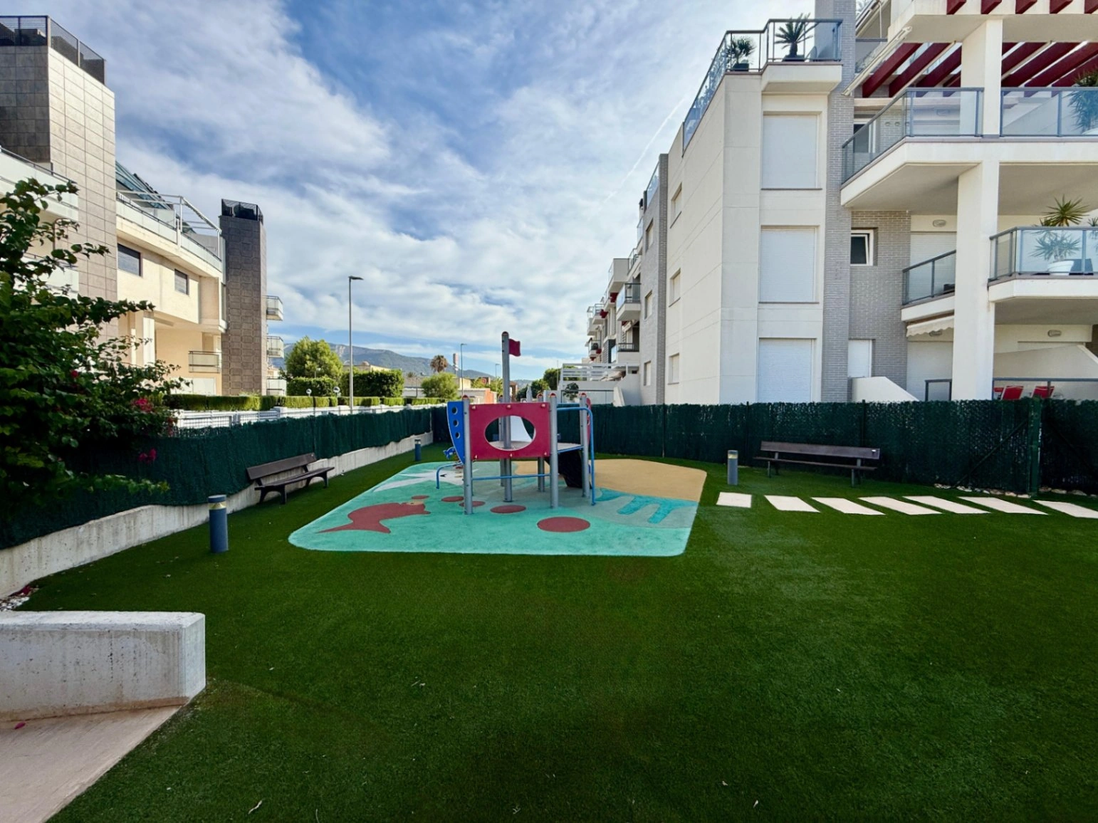 Espectacular apartamento en Denia con vistas abiertas, situado a 120m de la playa y 850m de la ciudad