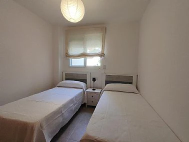 Apartamento junto a una estupenda playa de arena en el corazón de la playa de Las Marinas de Dénia,