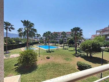 Apartamento junto a una estupenda playa de arena en el corazón de la playa de Las Marinas de Dénia,