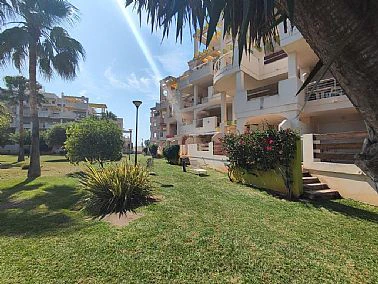 Apartamento junto a una estupenda playa de arena en el corazón de la playa de Las Marinas de Dénia,