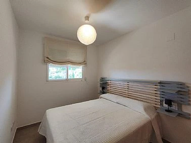 Apartamento junto a una estupenda playa de arena en el corazón de la playa de Las Marinas de Dénia,