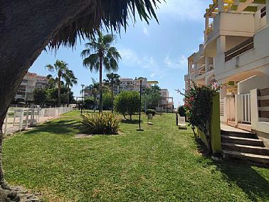 Apartamento junto a una estupenda playa de arena en el corazón de la playa de Las Marinas de Dénia,