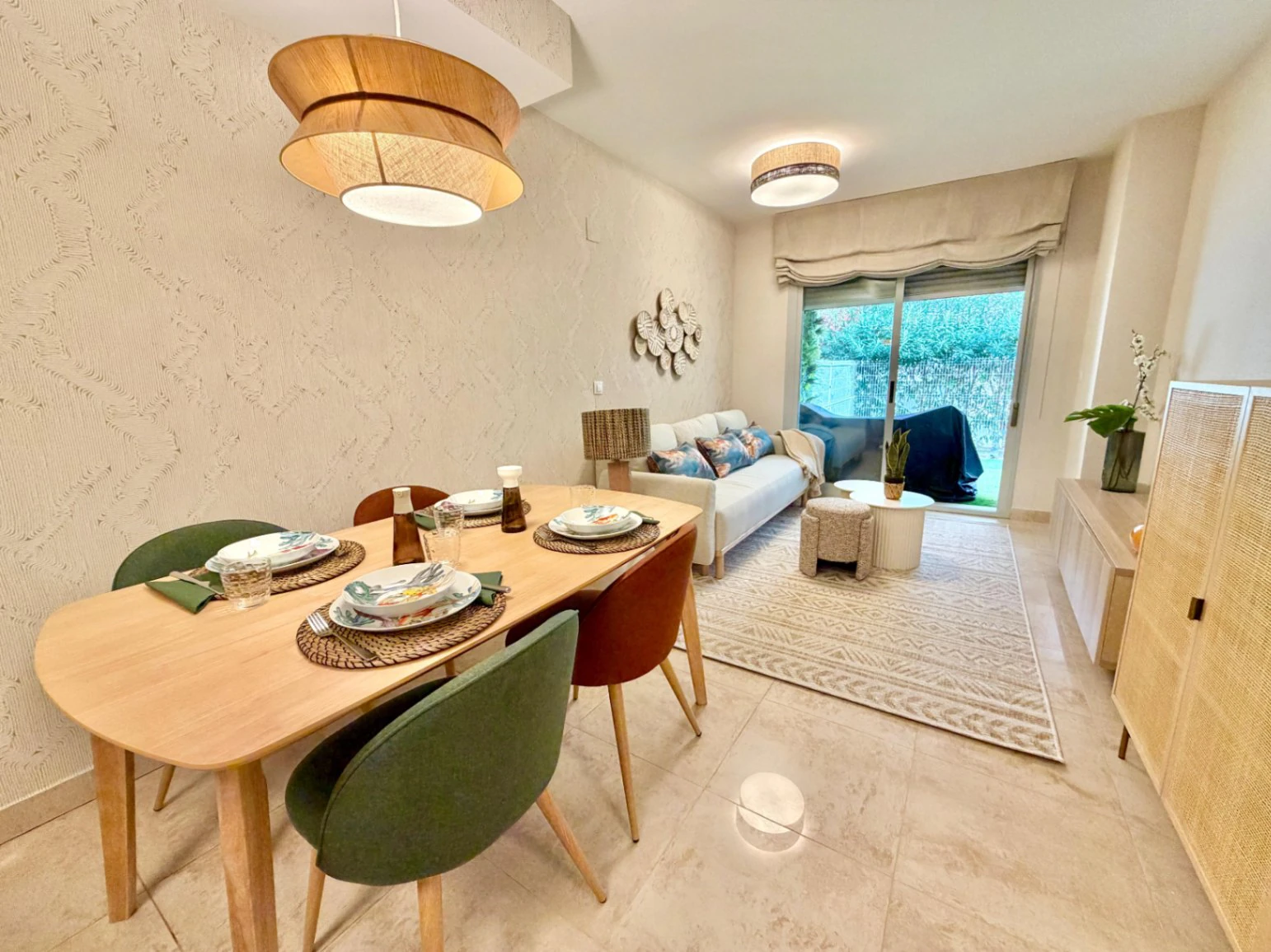 Apartamento reformado de 1 dormitorio en Denia con piscina comunitaria
